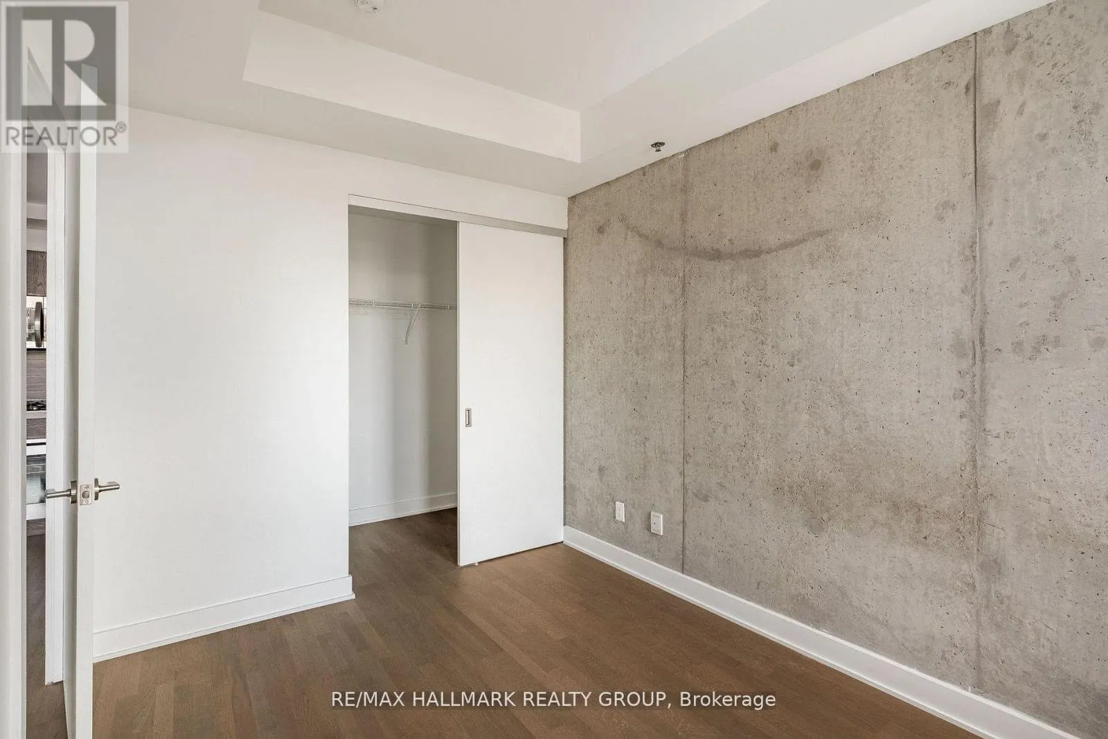 710 - 203 CATHERINE STREET W