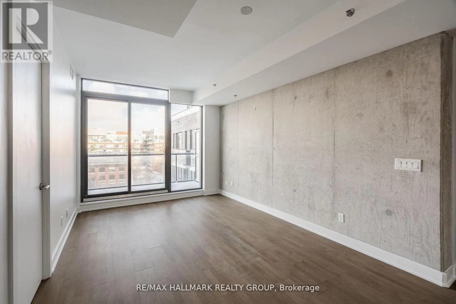 710 - 203 CATHERINE STREET W