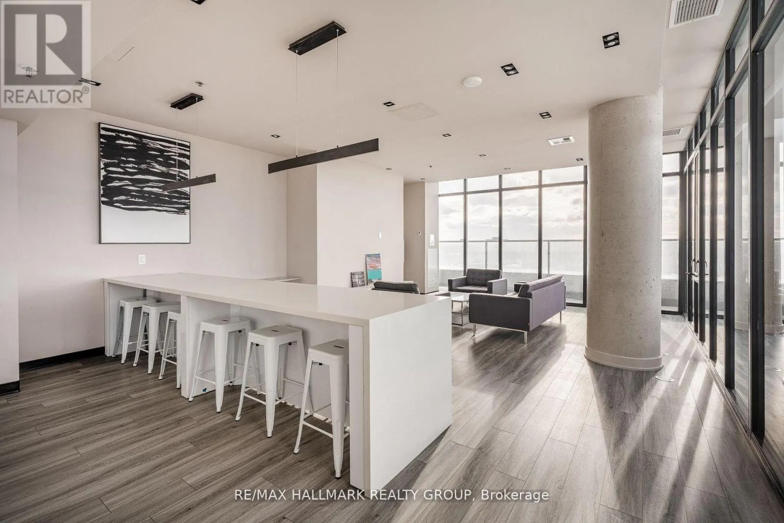710 - 203 CATHERINE STREET W