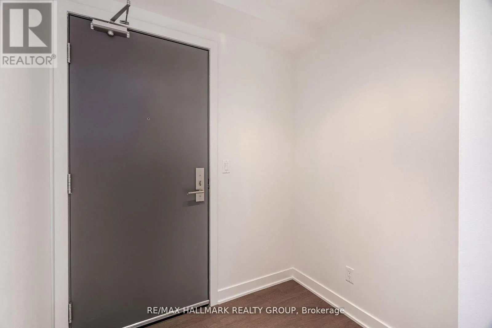710 - 203 CATHERINE STREET W