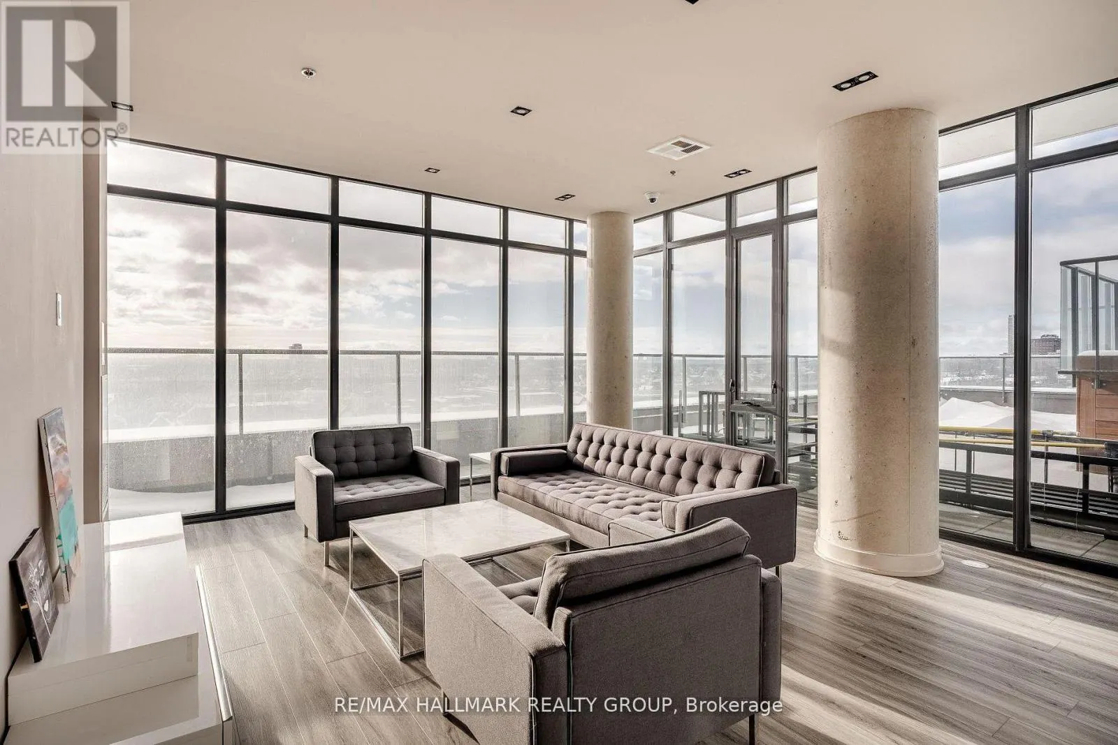 710 - 203 CATHERINE STREET W