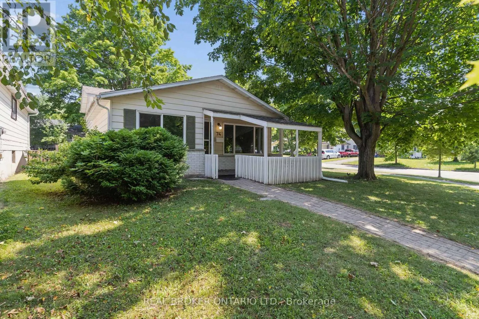 74 HELENE CRESCENT