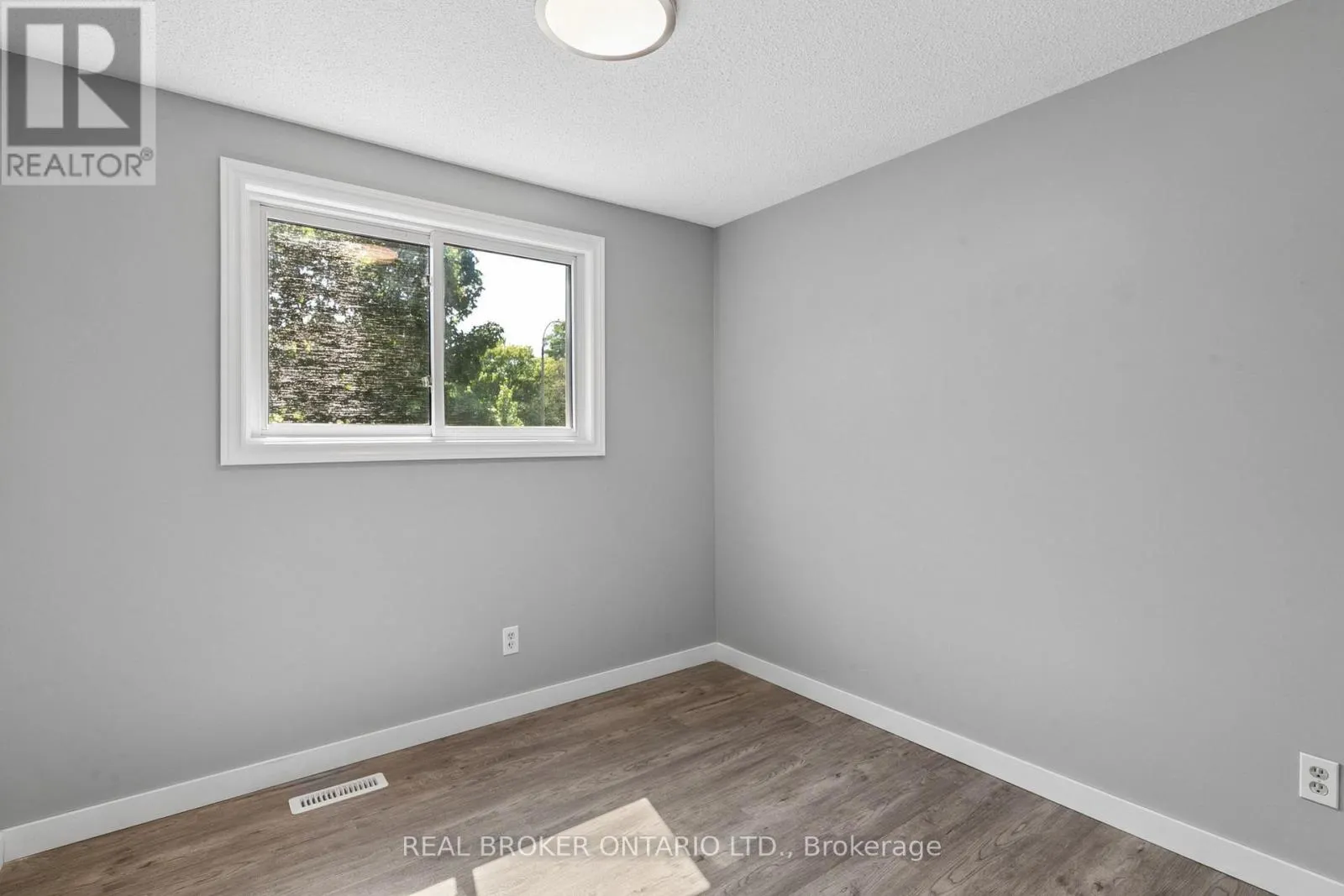 74 HELENE CRESCENT