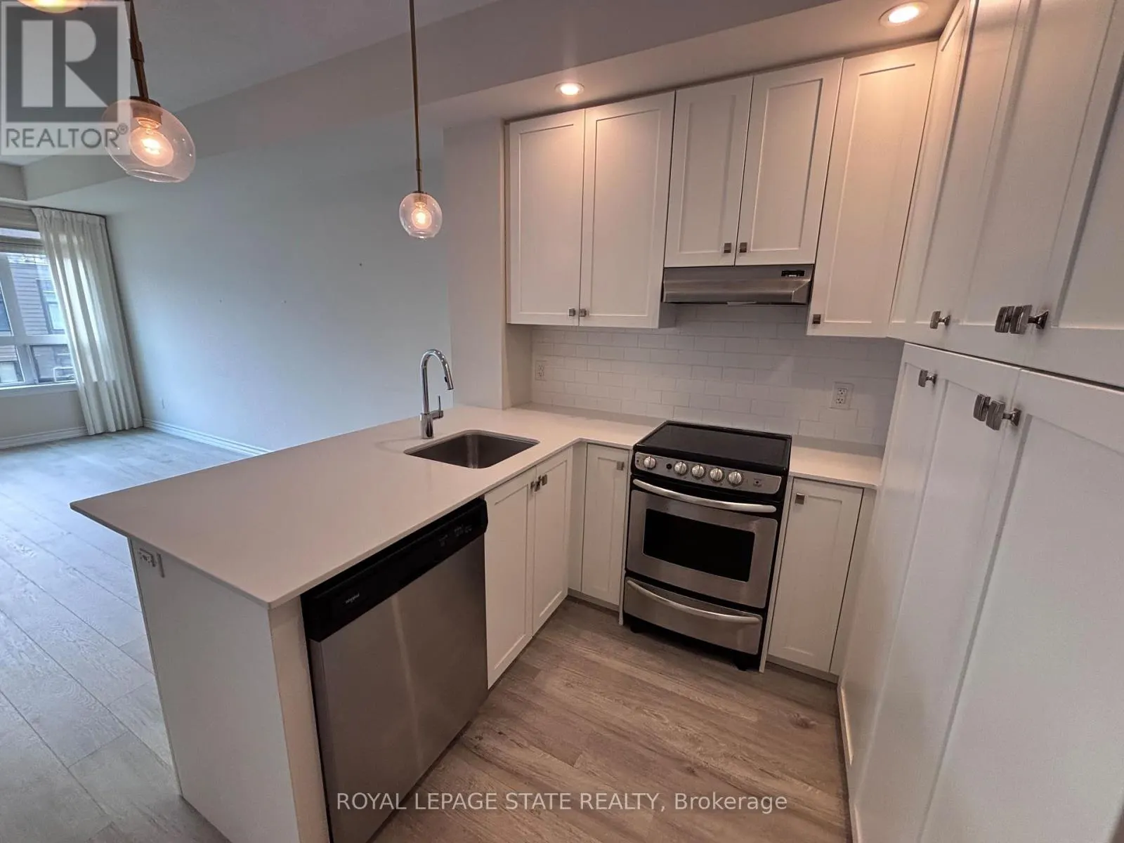 309 - 40 ESPLANADE LANE