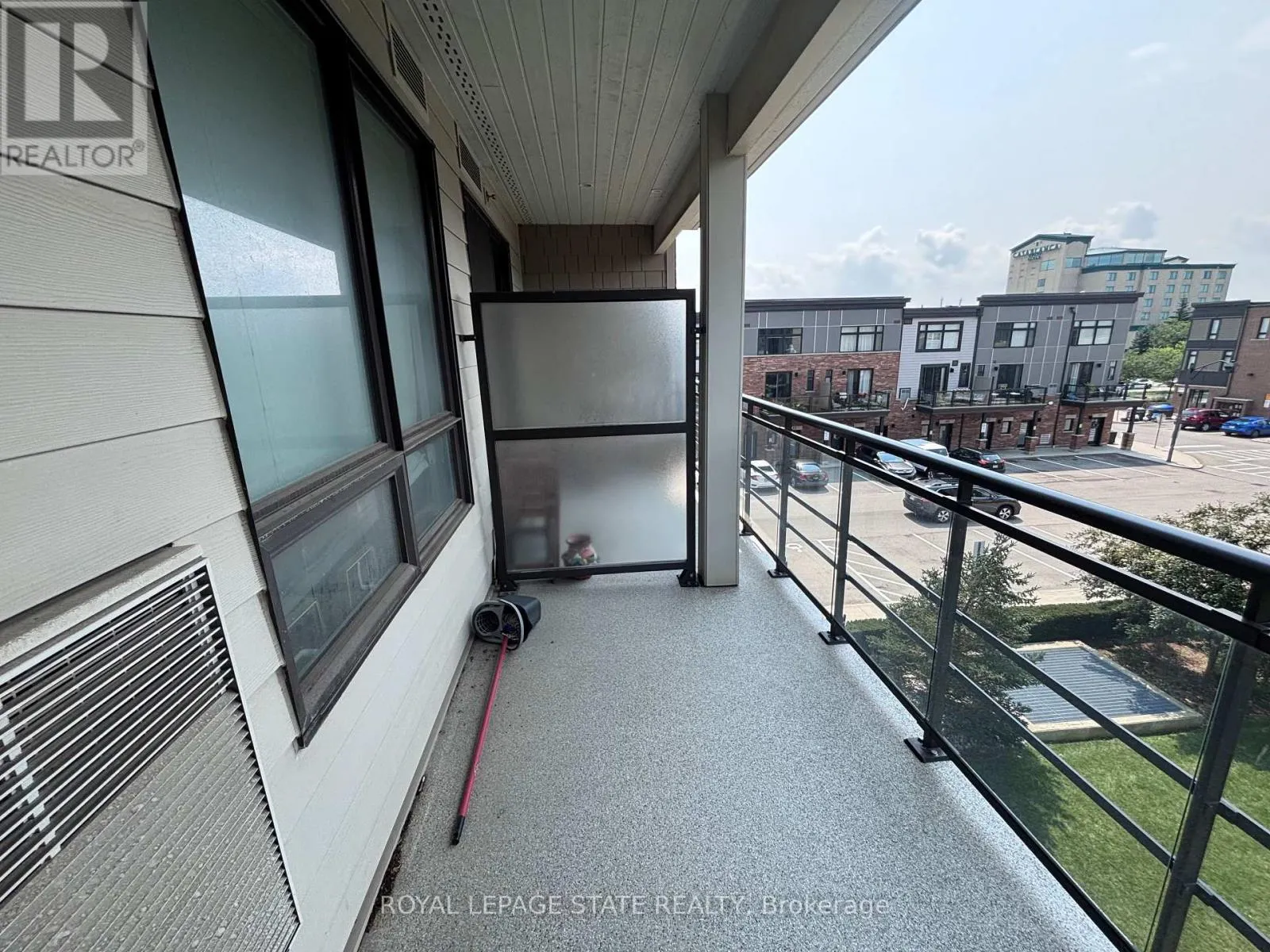 309 - 40 ESPLANADE LANE