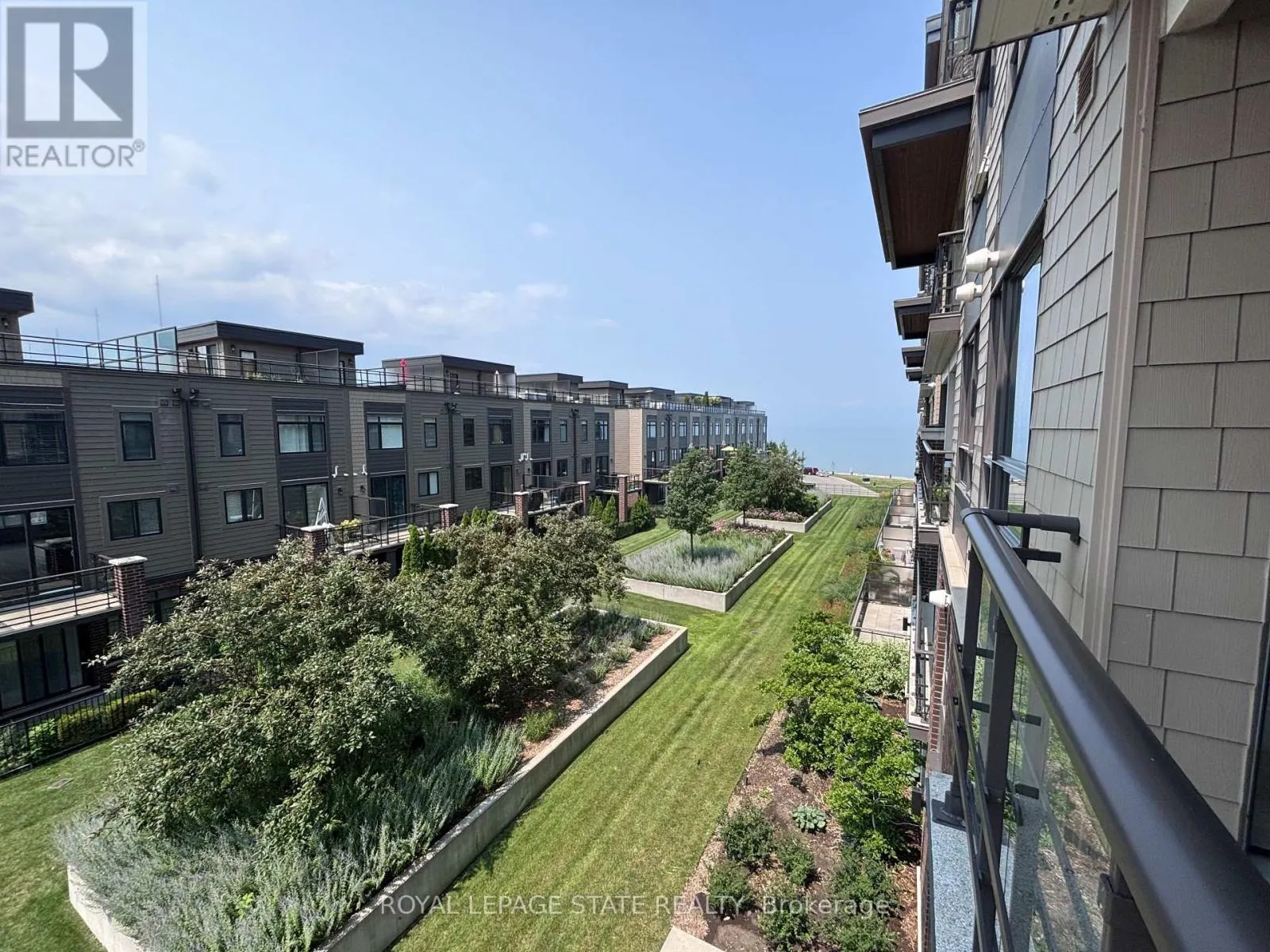 309 - 40 ESPLANADE LANE