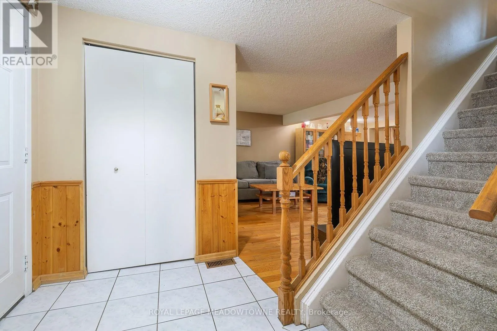 209 ELMIRA ROAD S