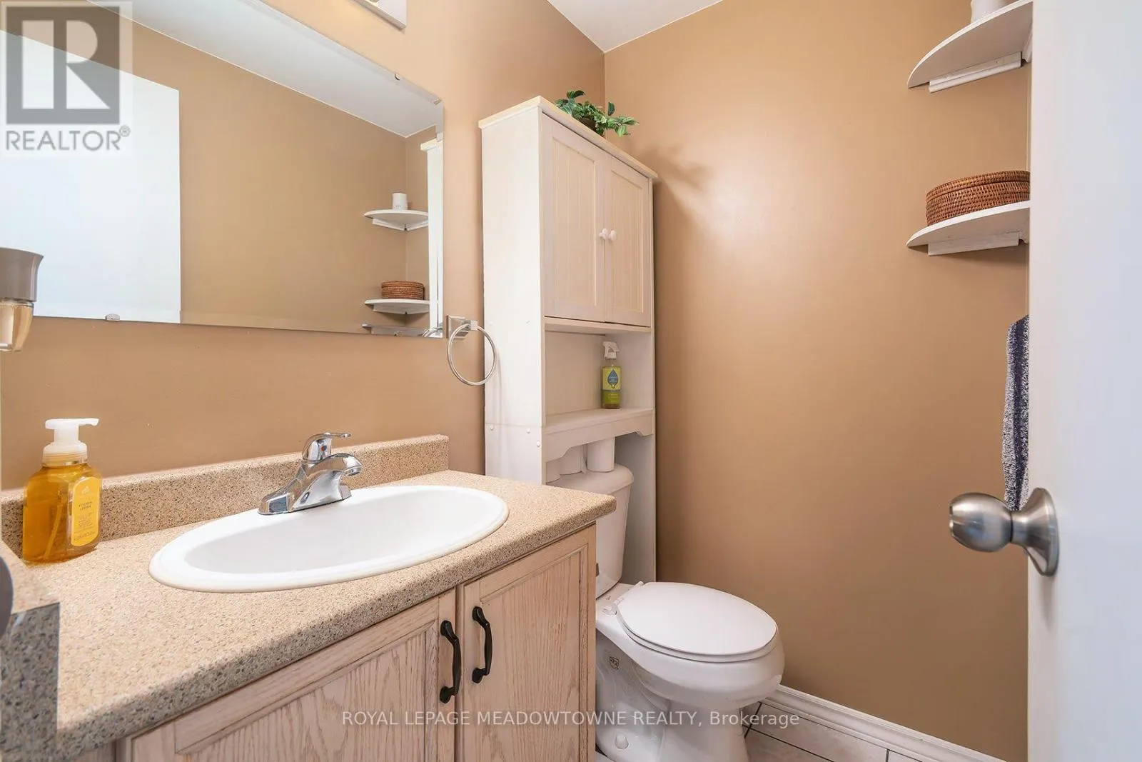 209 ELMIRA ROAD S