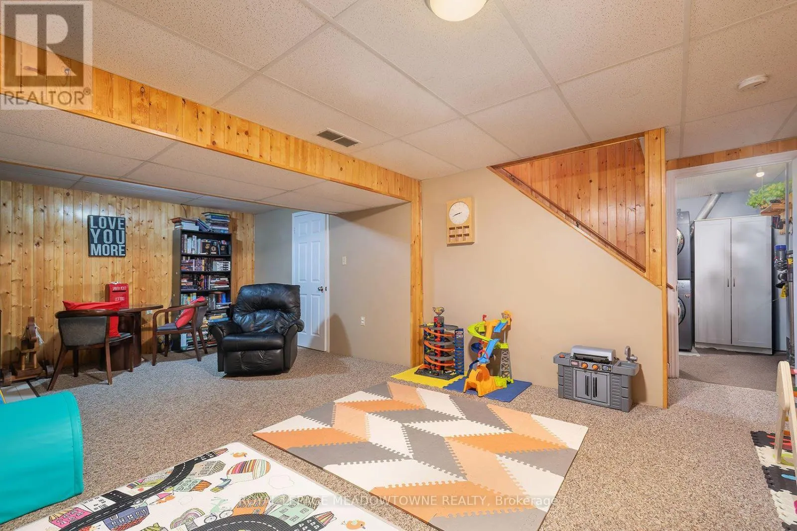 209 ELMIRA ROAD S