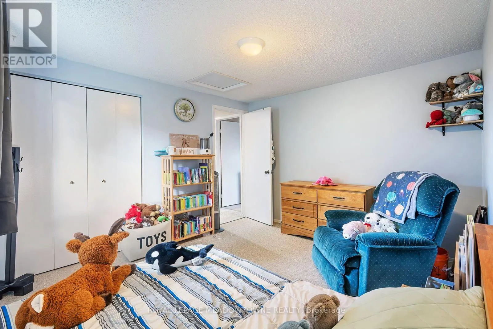 209 ELMIRA ROAD S