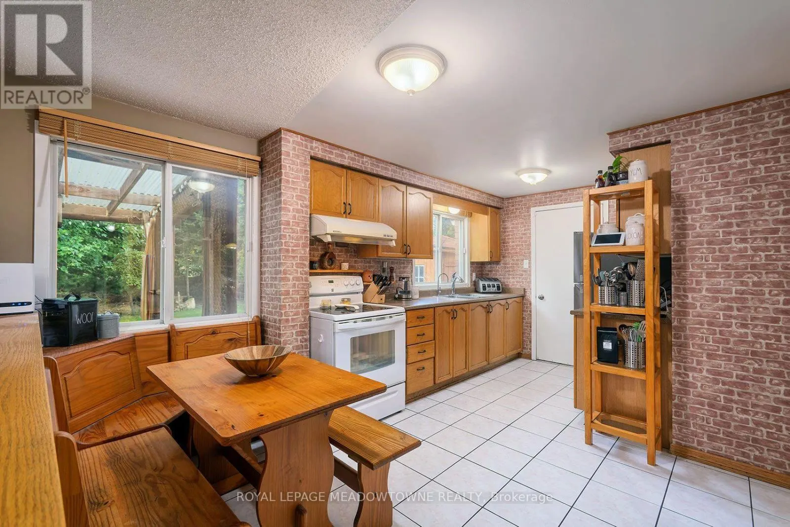 209 ELMIRA ROAD S