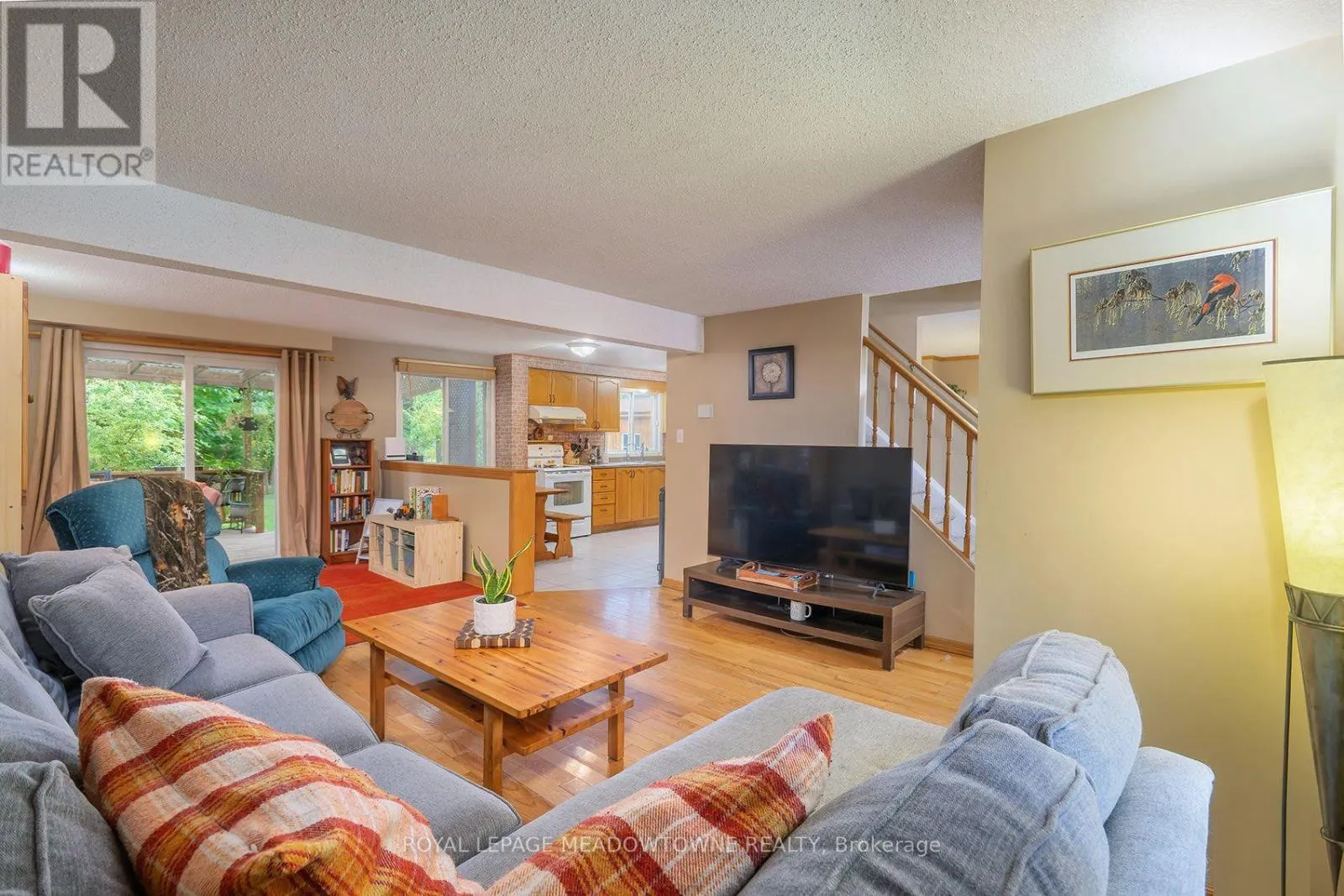 209 ELMIRA ROAD S