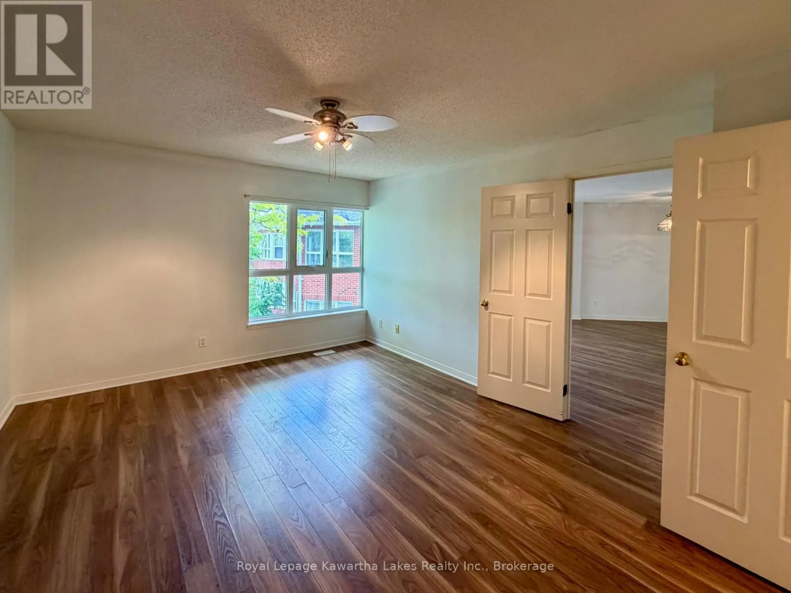 303 - 4 HERITAGE WAY #303