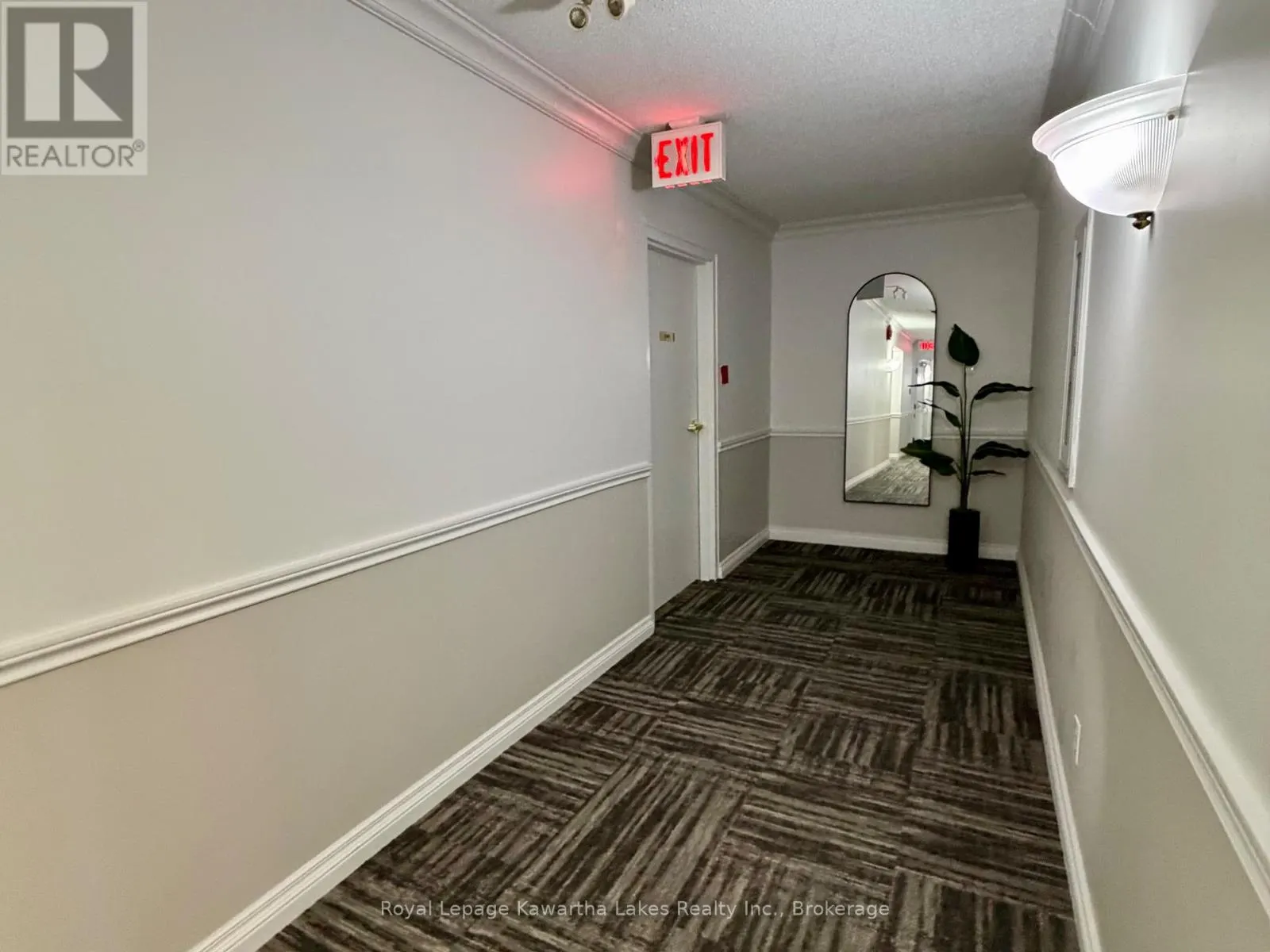 303 - 4 HERITAGE WAY #303
