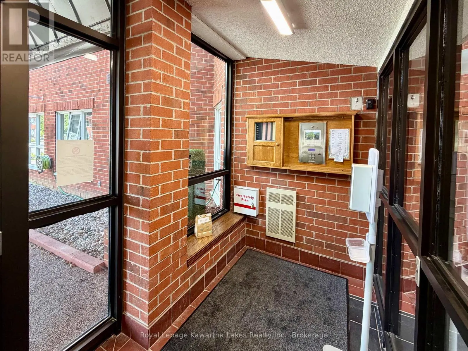 303 - 4 HERITAGE WAY #303