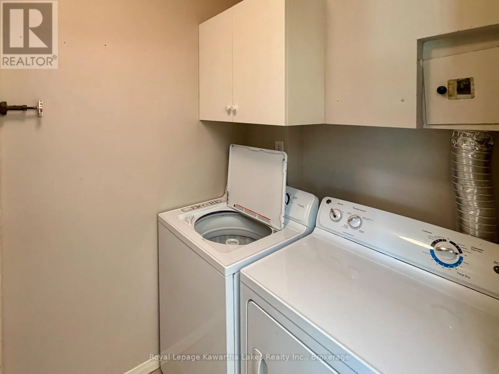 303 - 4 HERITAGE WAY #303