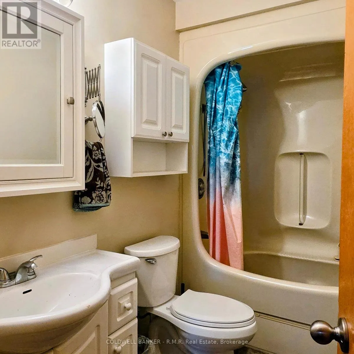 2 - 1024 DIVISION STREET #2