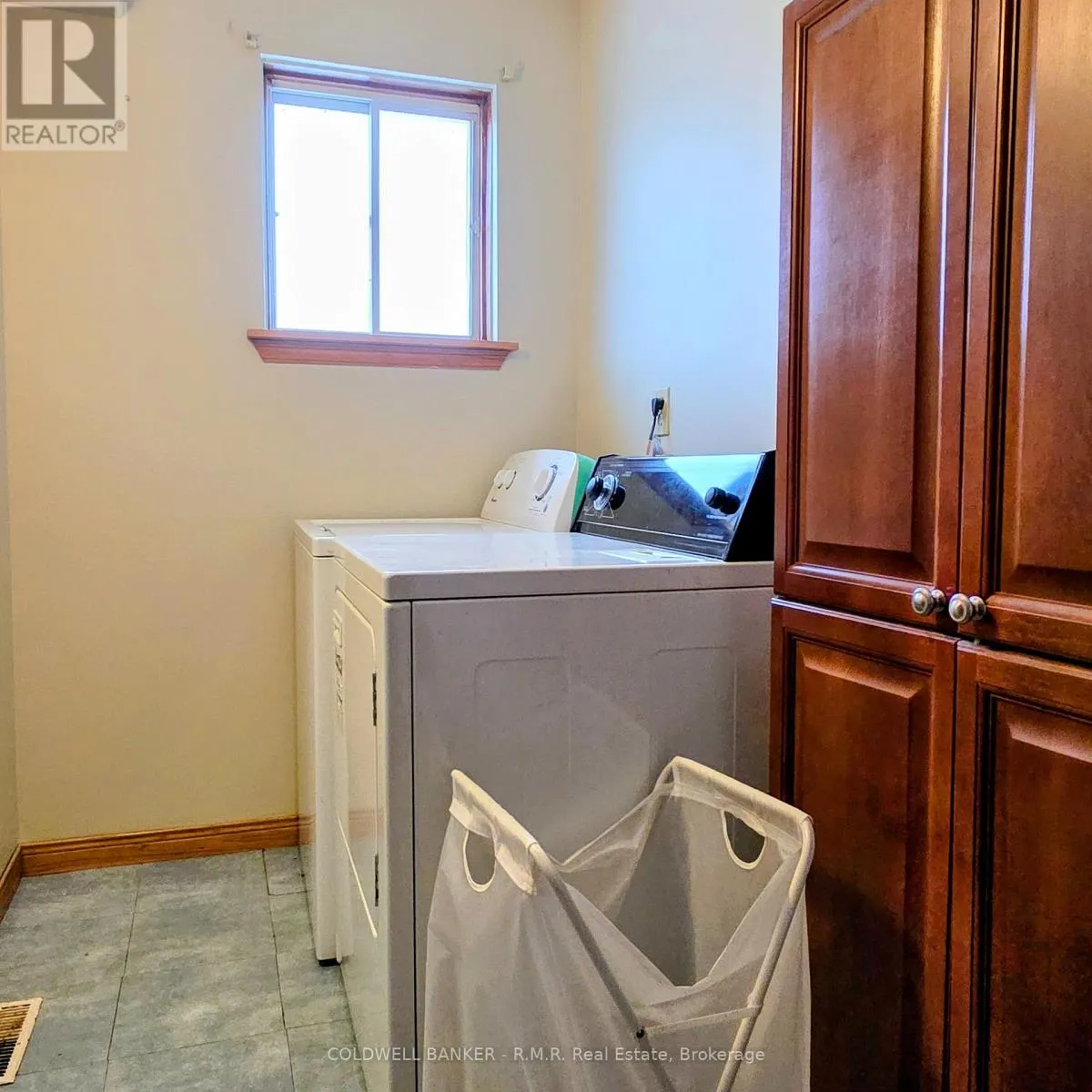 2 - 1024 DIVISION STREET #2