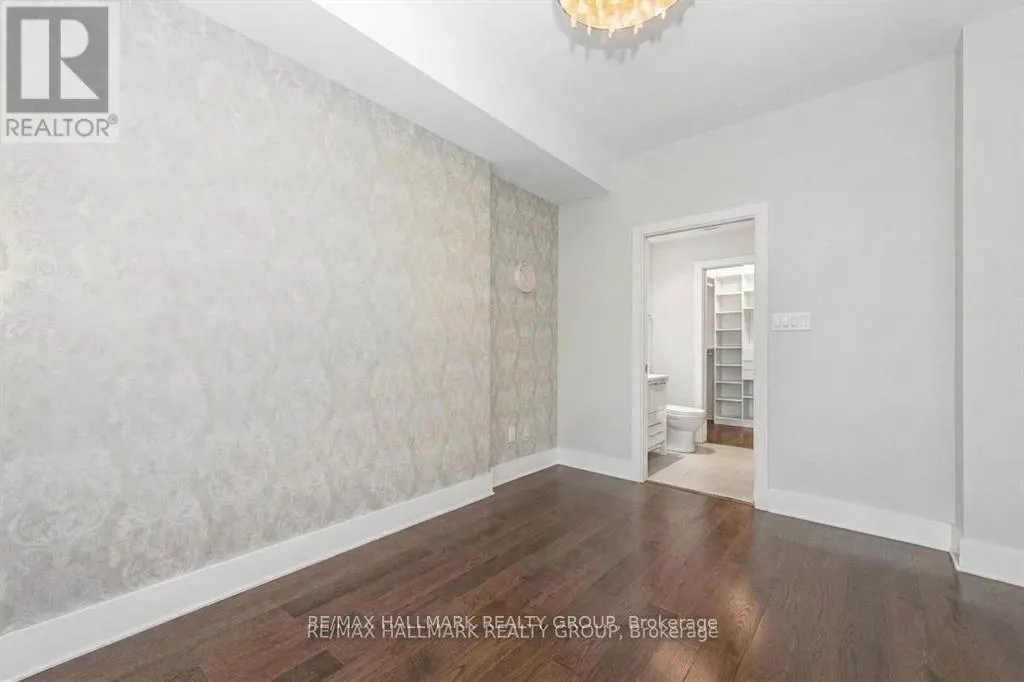 319 - 101 RICHMOND ROAD