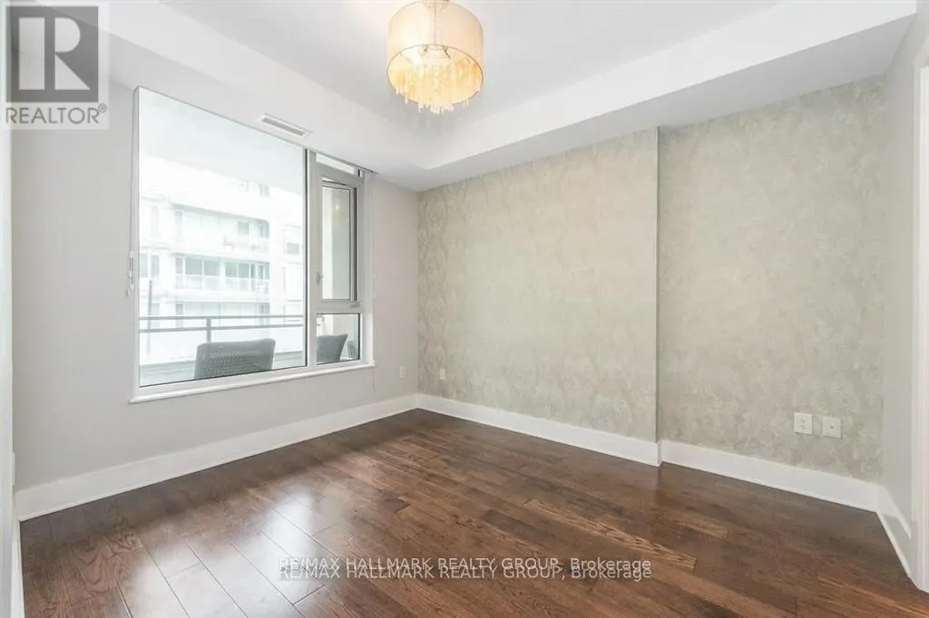 319 - 101 RICHMOND ROAD