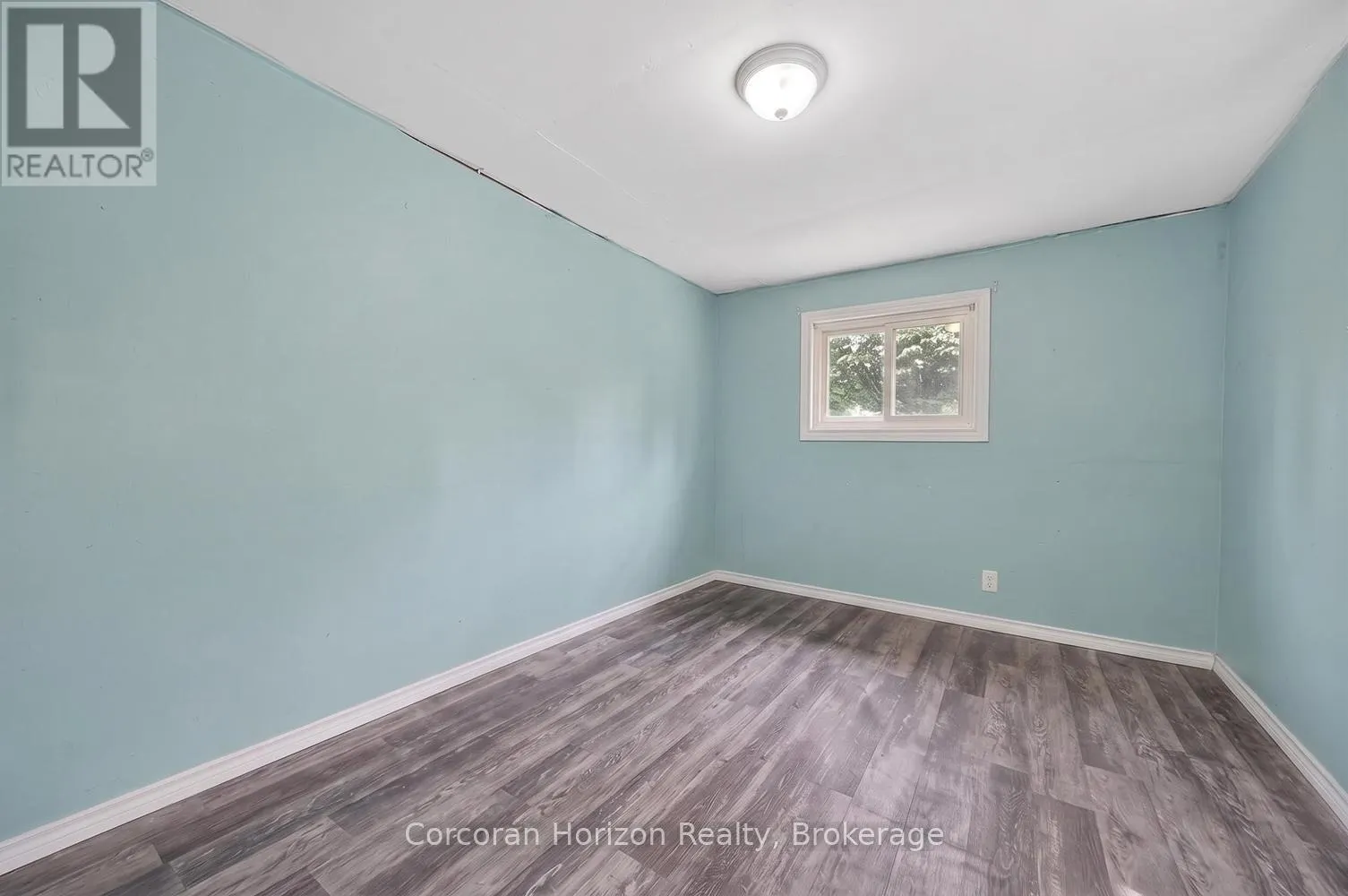 20 PARRY SOUND ROAD