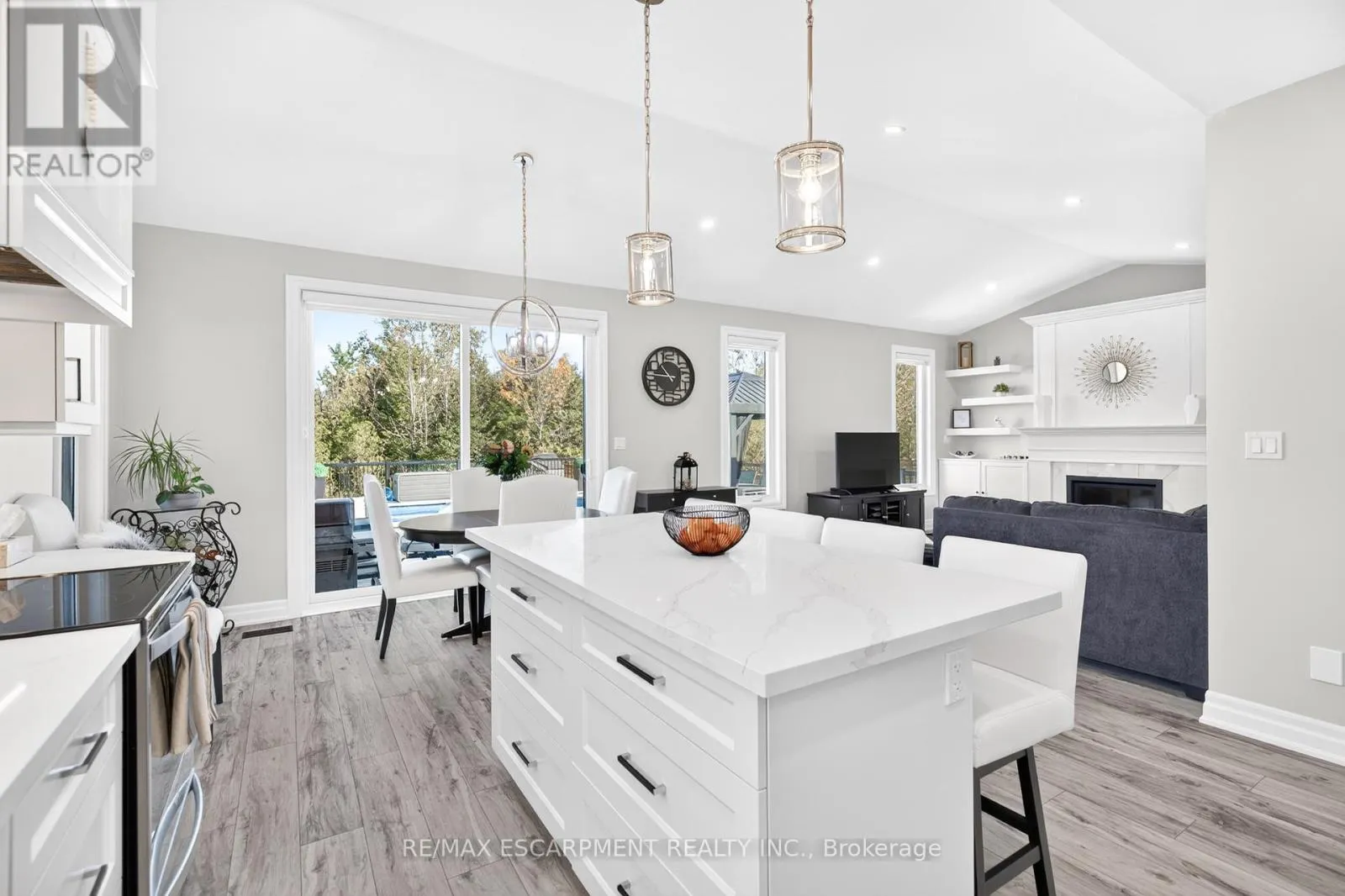 4237 MANSON LANE