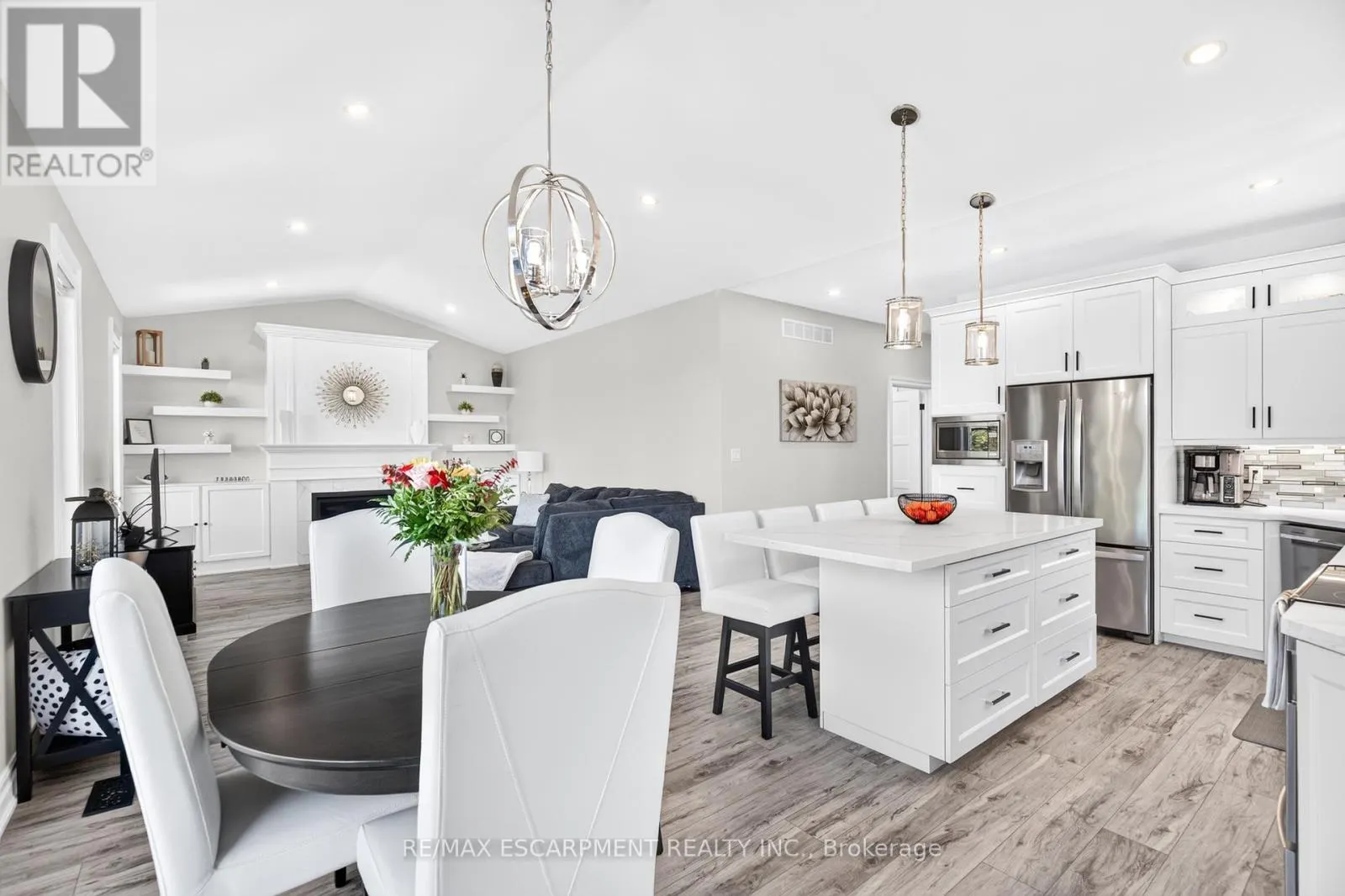 4237 MANSON LANE