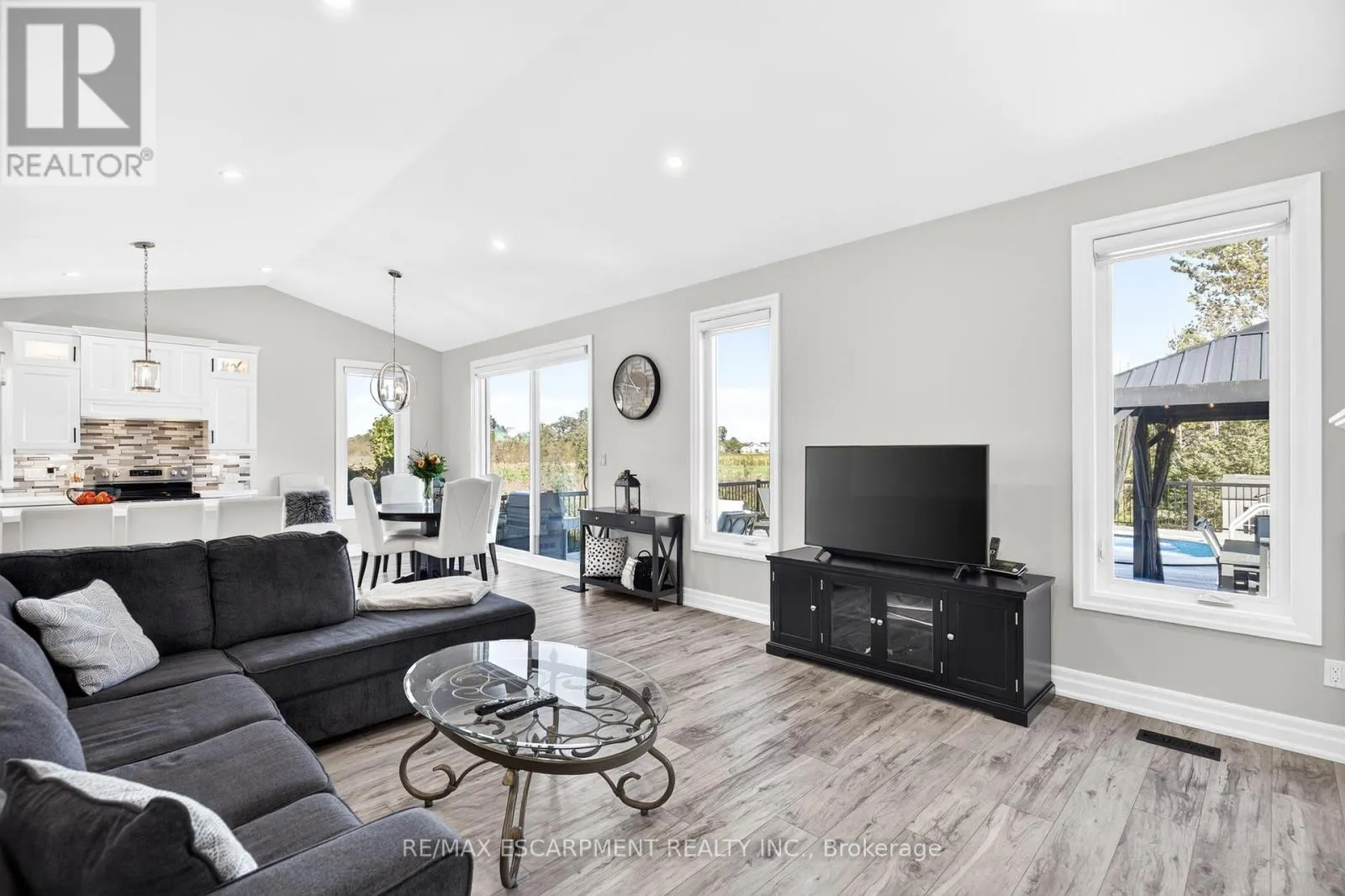4237 MANSON LANE