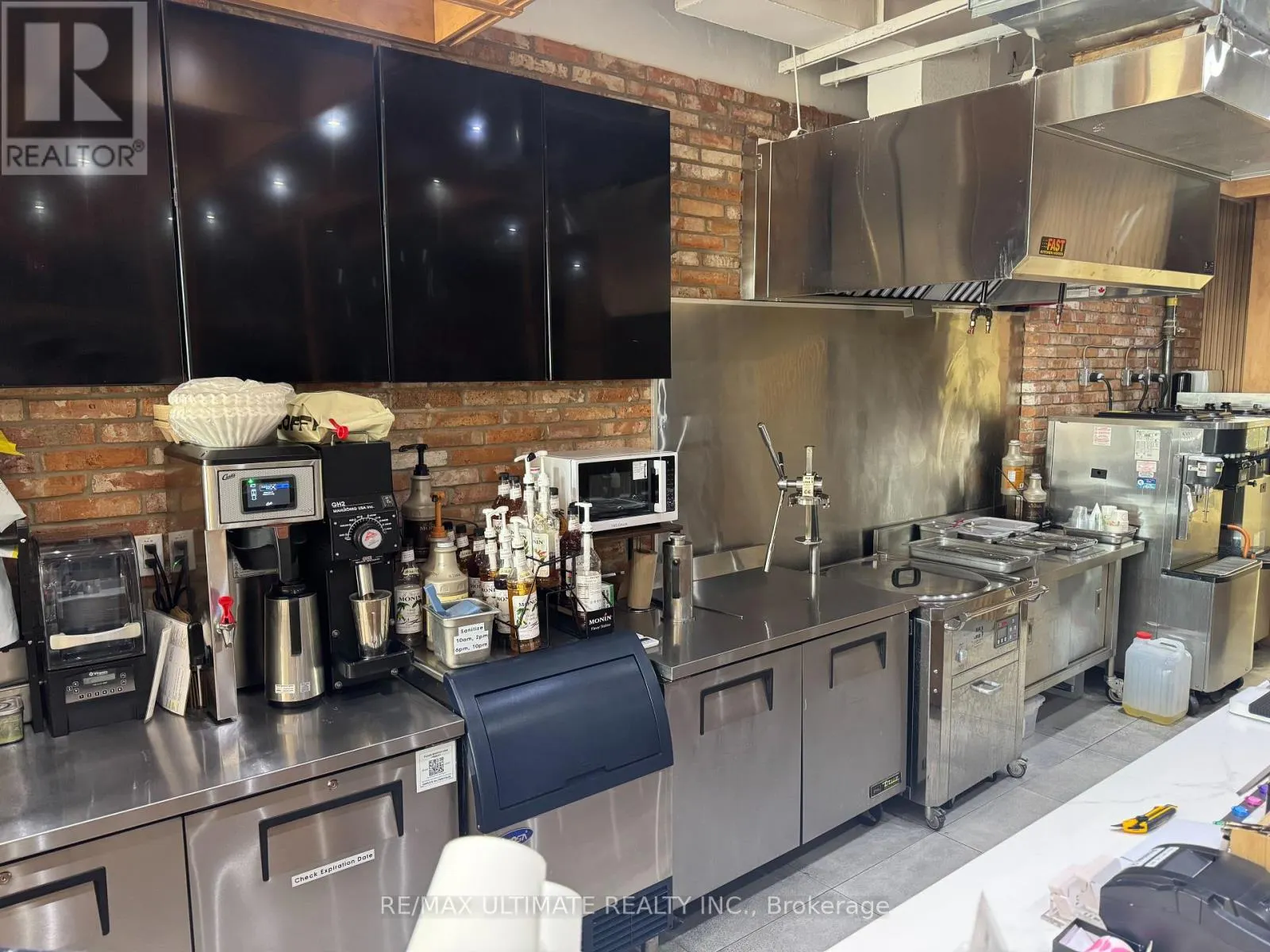 12 - 255 KING STREET N
