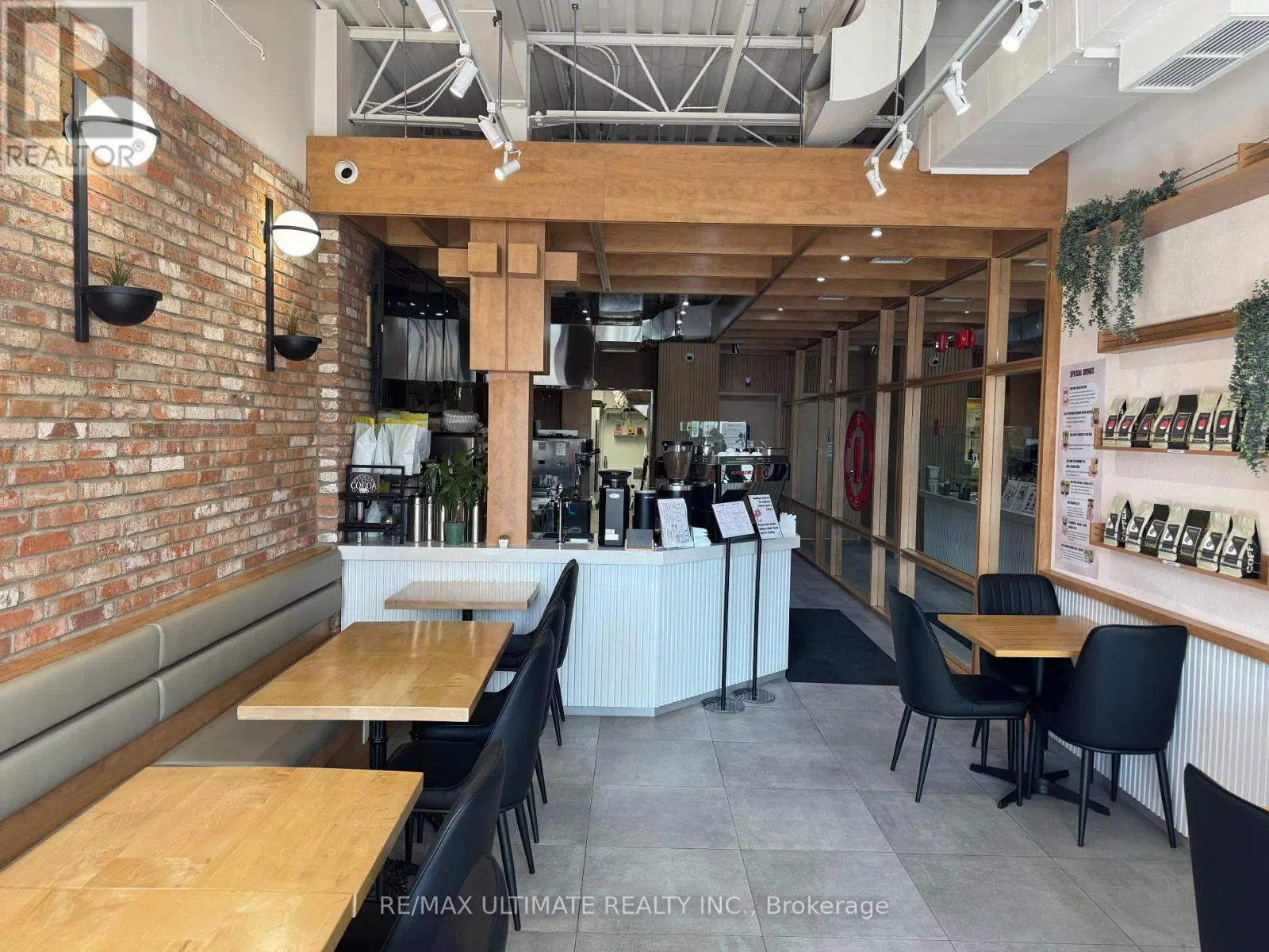 12 - 255 KING STREET N