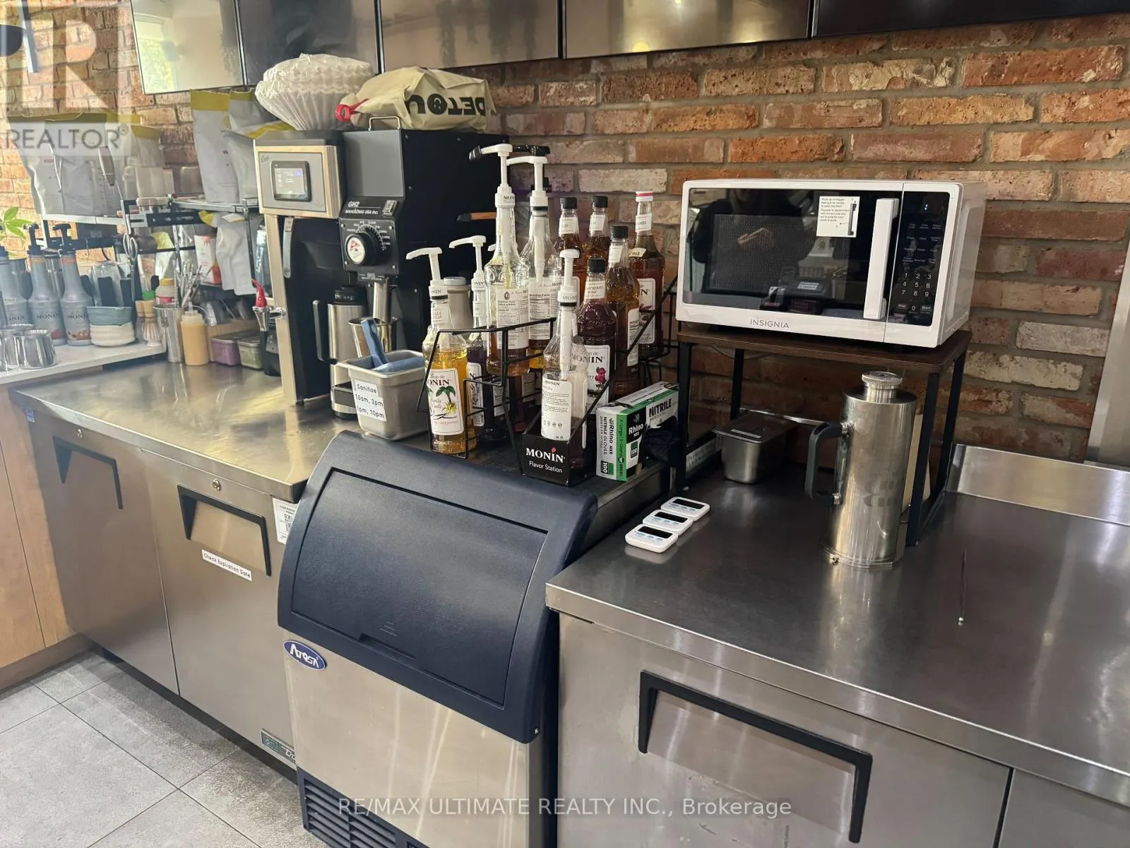12 - 255 KING STREET N