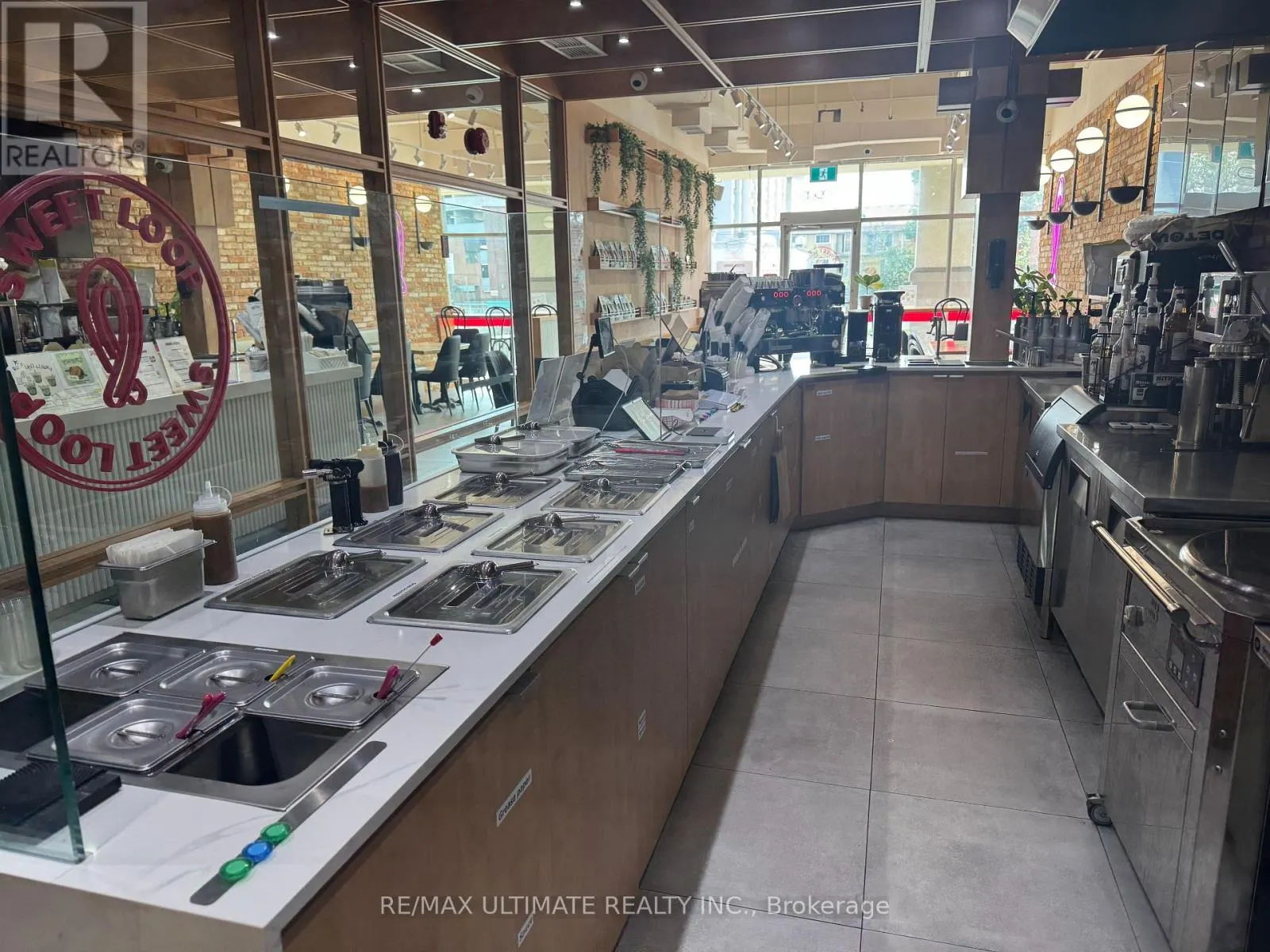 12 - 255 KING STREET N