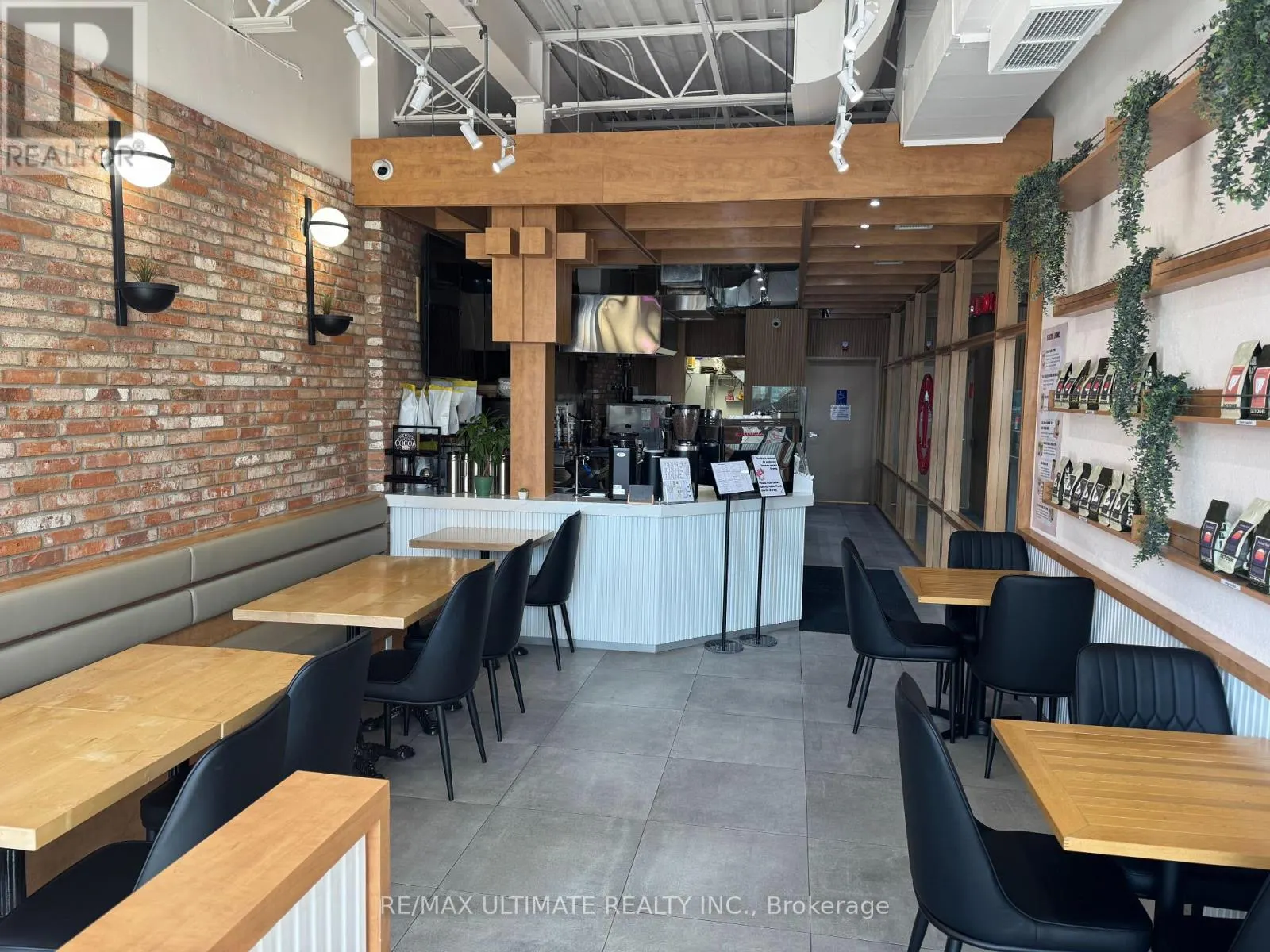 12 - 255 KING STREET N