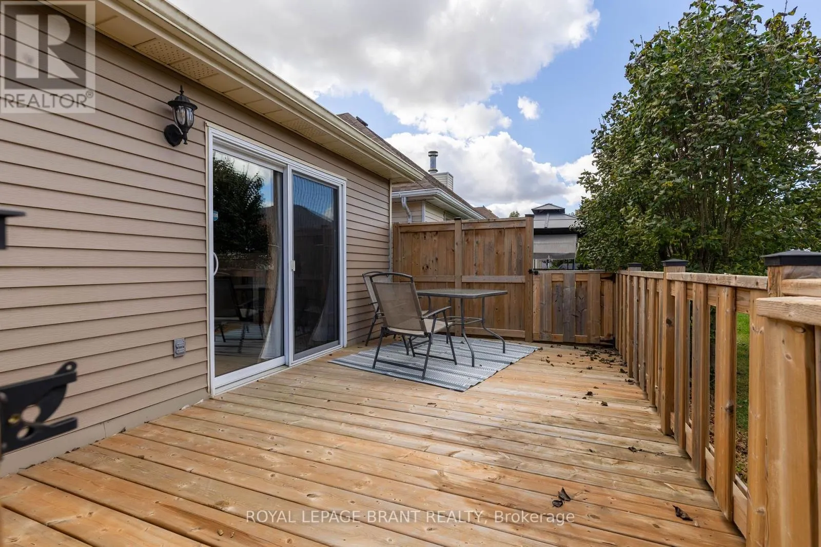 12 HAWKINS CRESCENT