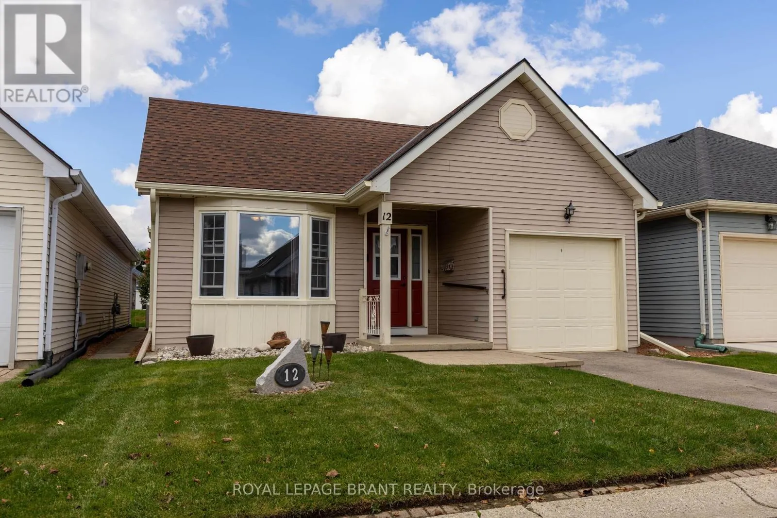 12 HAWKINS CRESCENT