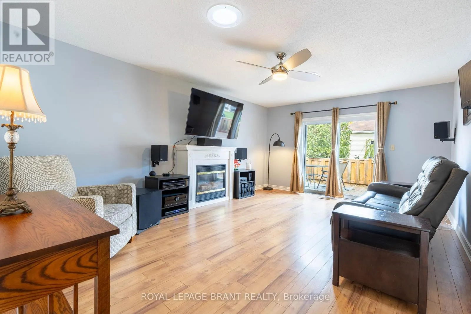 12 HAWKINS CRESCENT