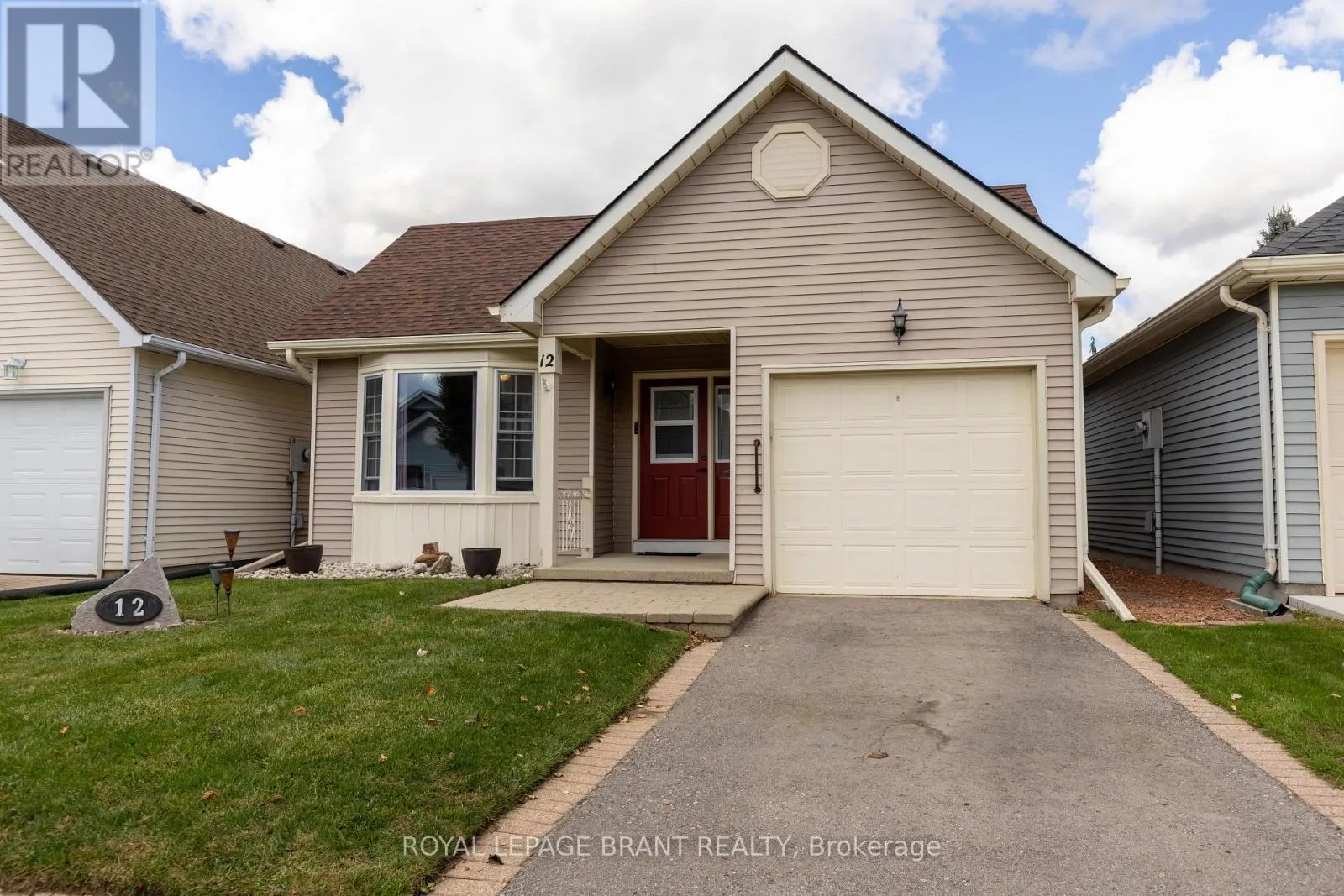 12 HAWKINS CRESCENT