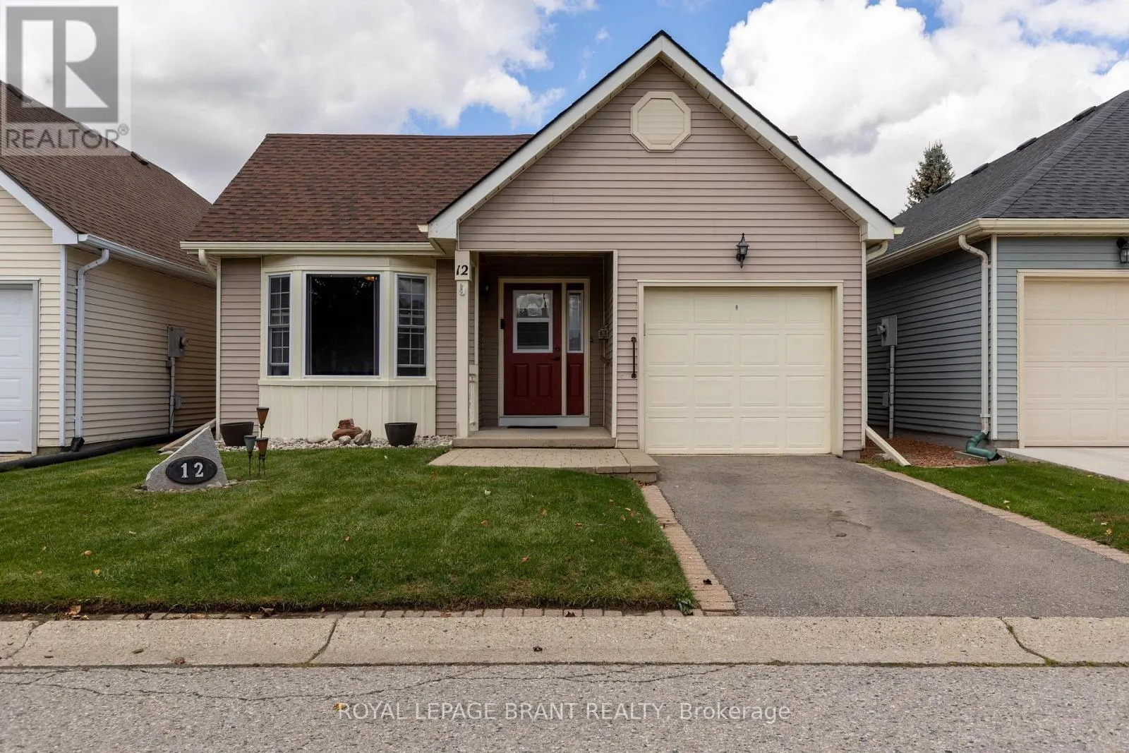 12 HAWKINS CRESCENT