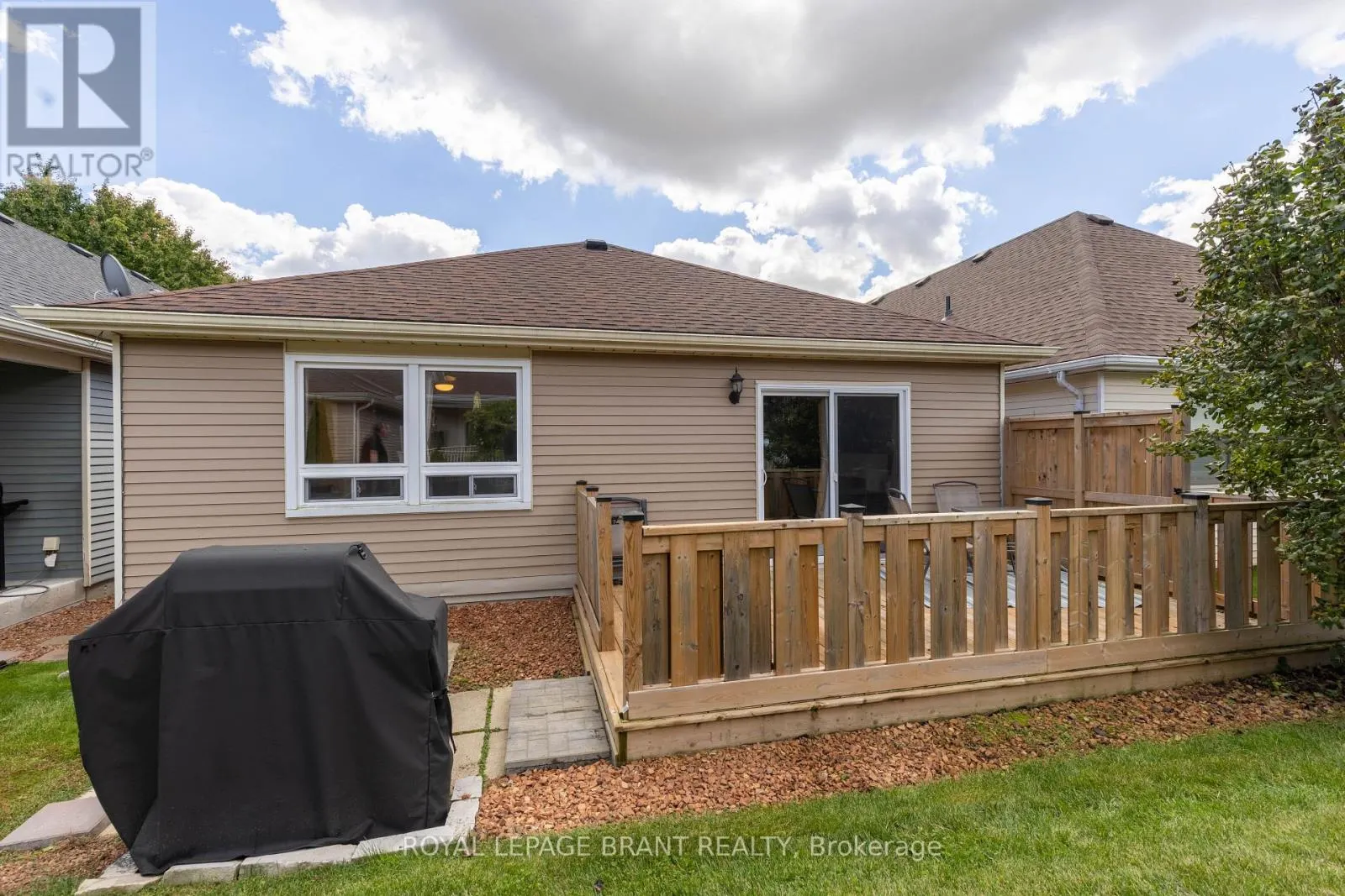 12 HAWKINS CRESCENT