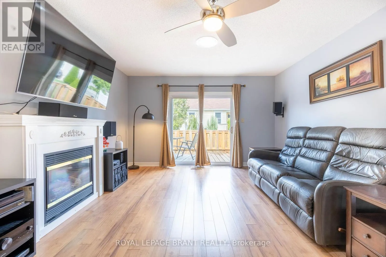12 HAWKINS CRESCENT