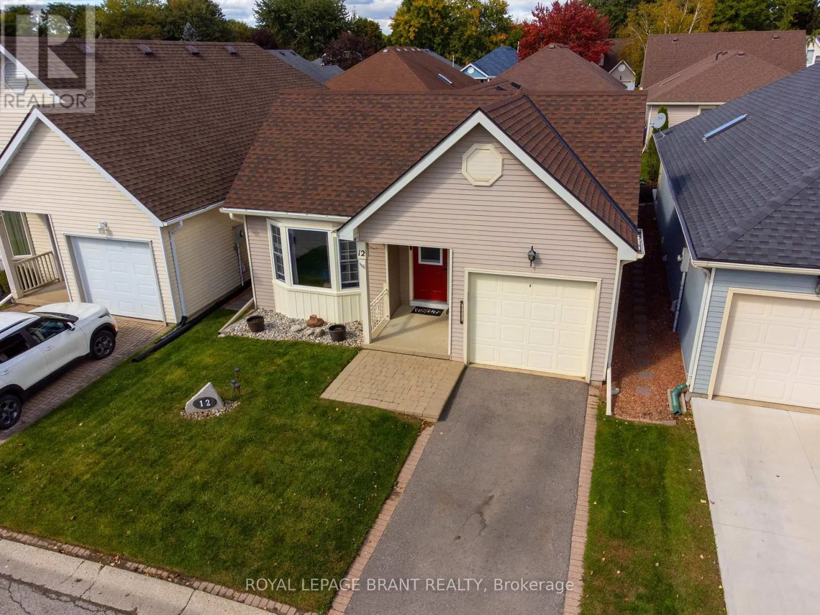 12 HAWKINS CRESCENT