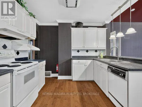 4758 RYERSON CRESCENT