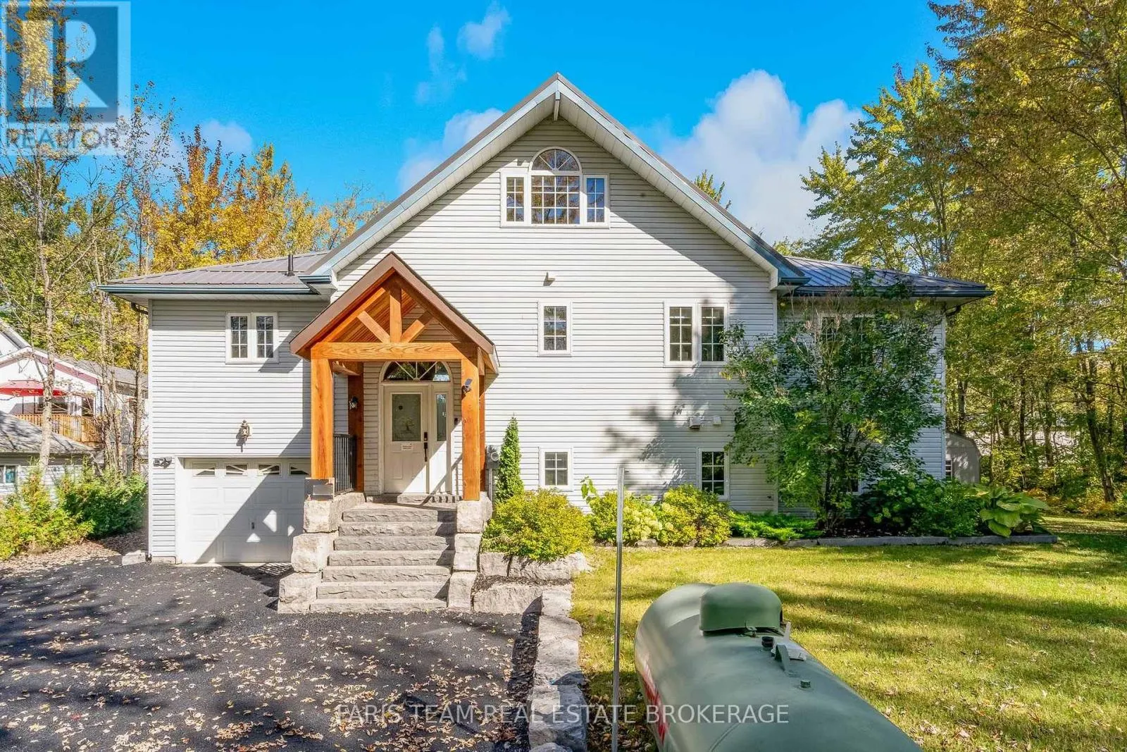6 SPRING LANE
