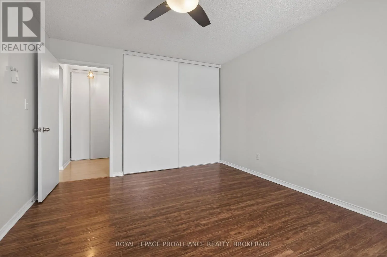 313 - 310 KINGSDALE AVENUE #313