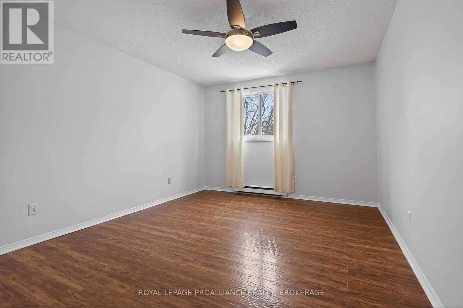 313 - 310 KINGSDALE AVENUE #313