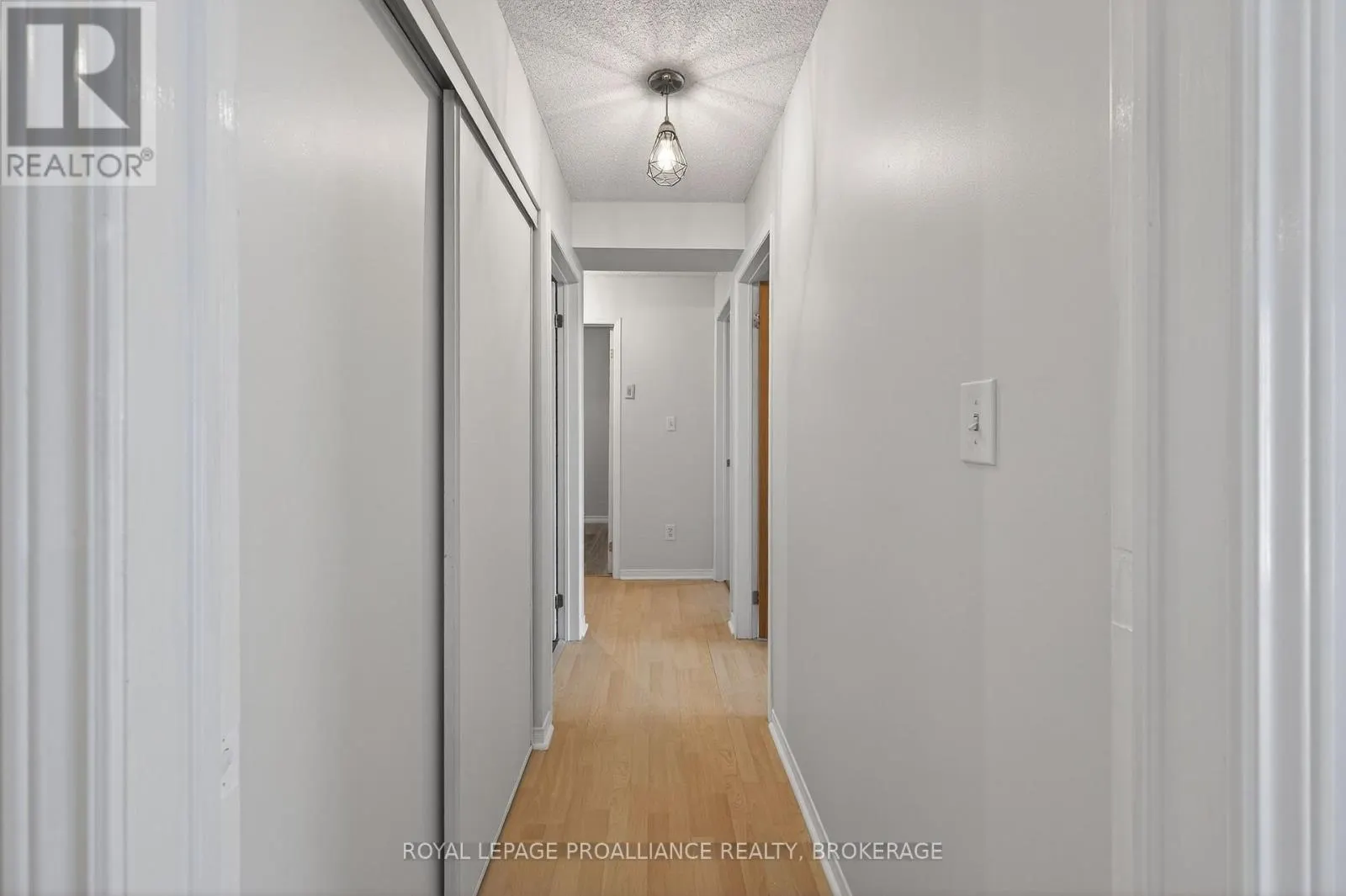 313 - 310 KINGSDALE AVENUE #313