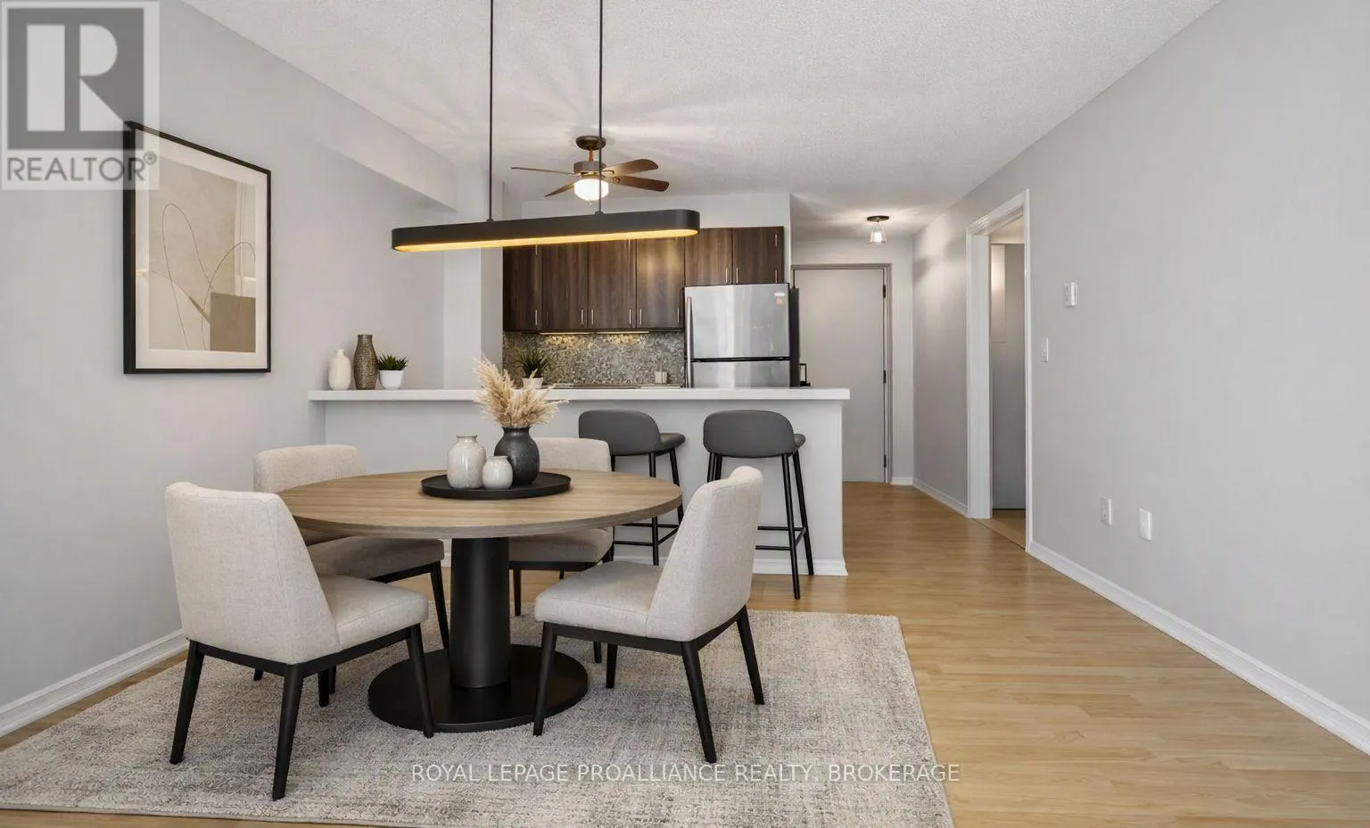 313 - 310 KINGSDALE AVENUE #313