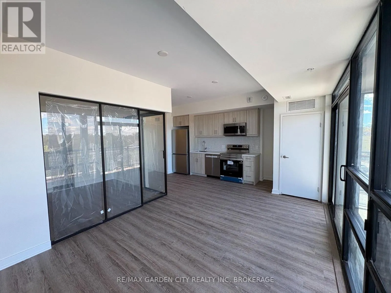 326 - 350 PRINCE CHARLES DRIVE #326
