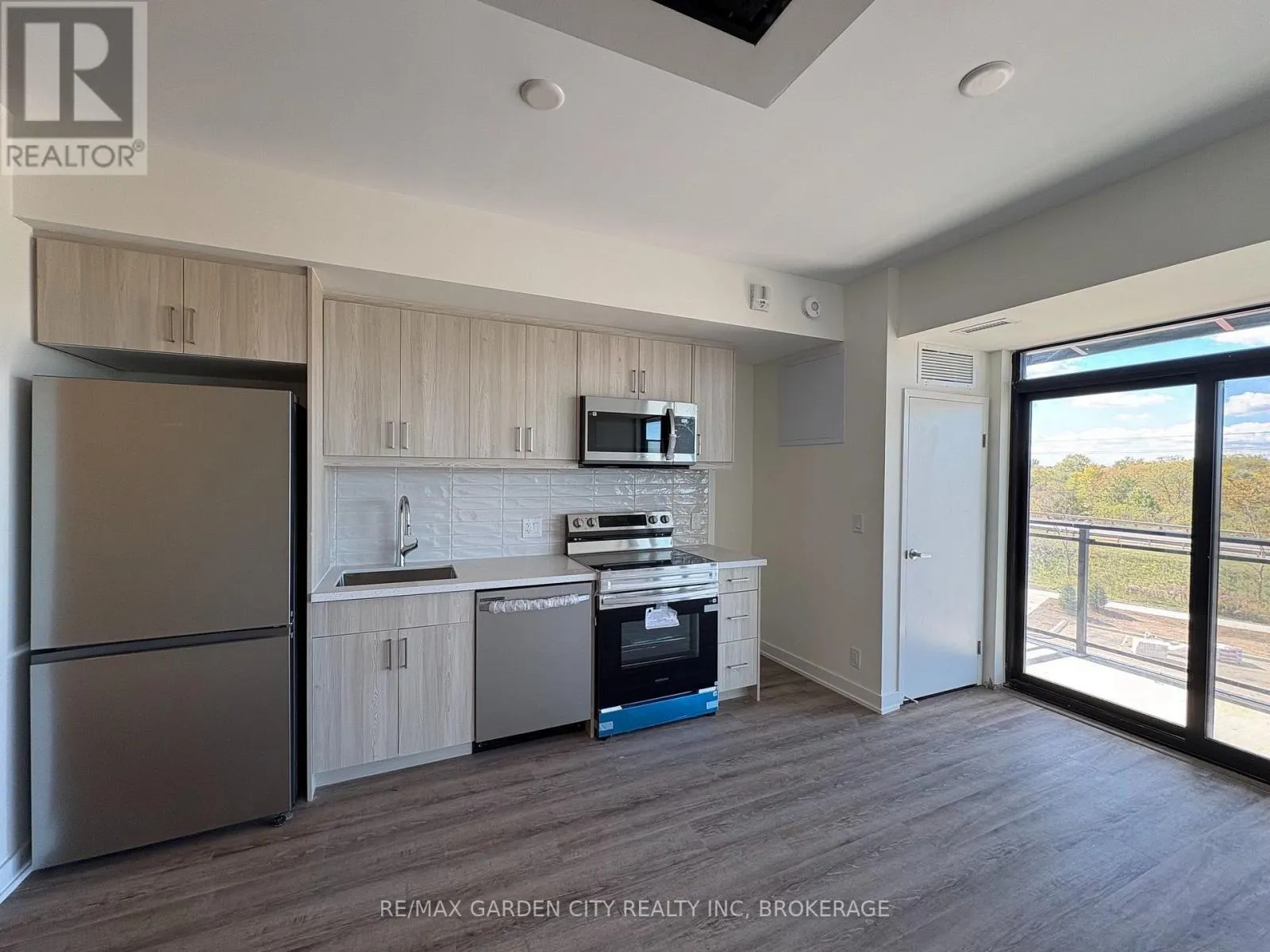 326 - 350 PRINCE CHARLES DRIVE #326