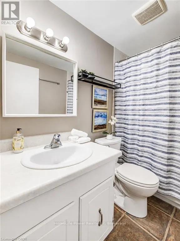 303 - 4 AVALON PLACE #303